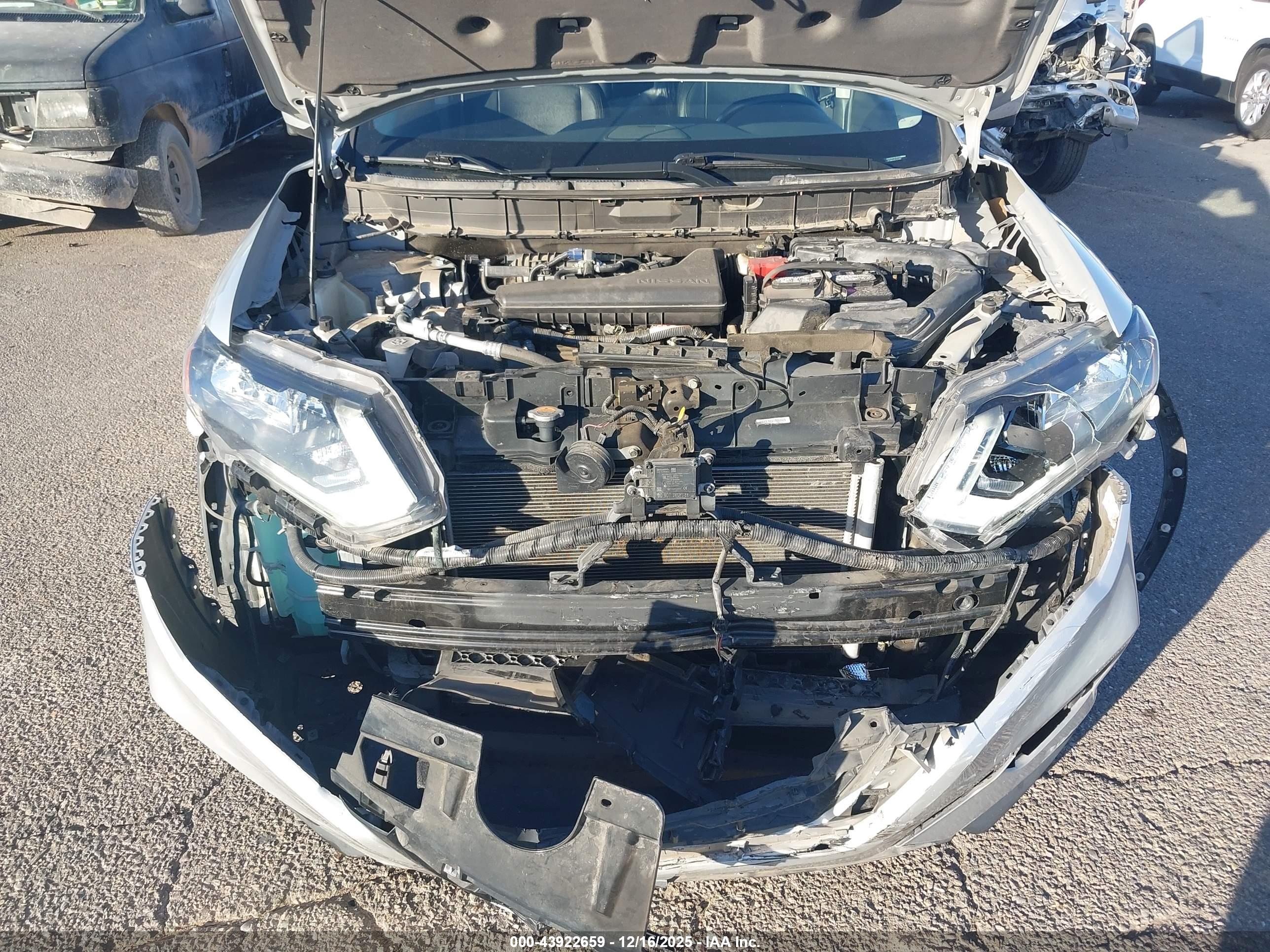 NISSAN ROGUE image 10
