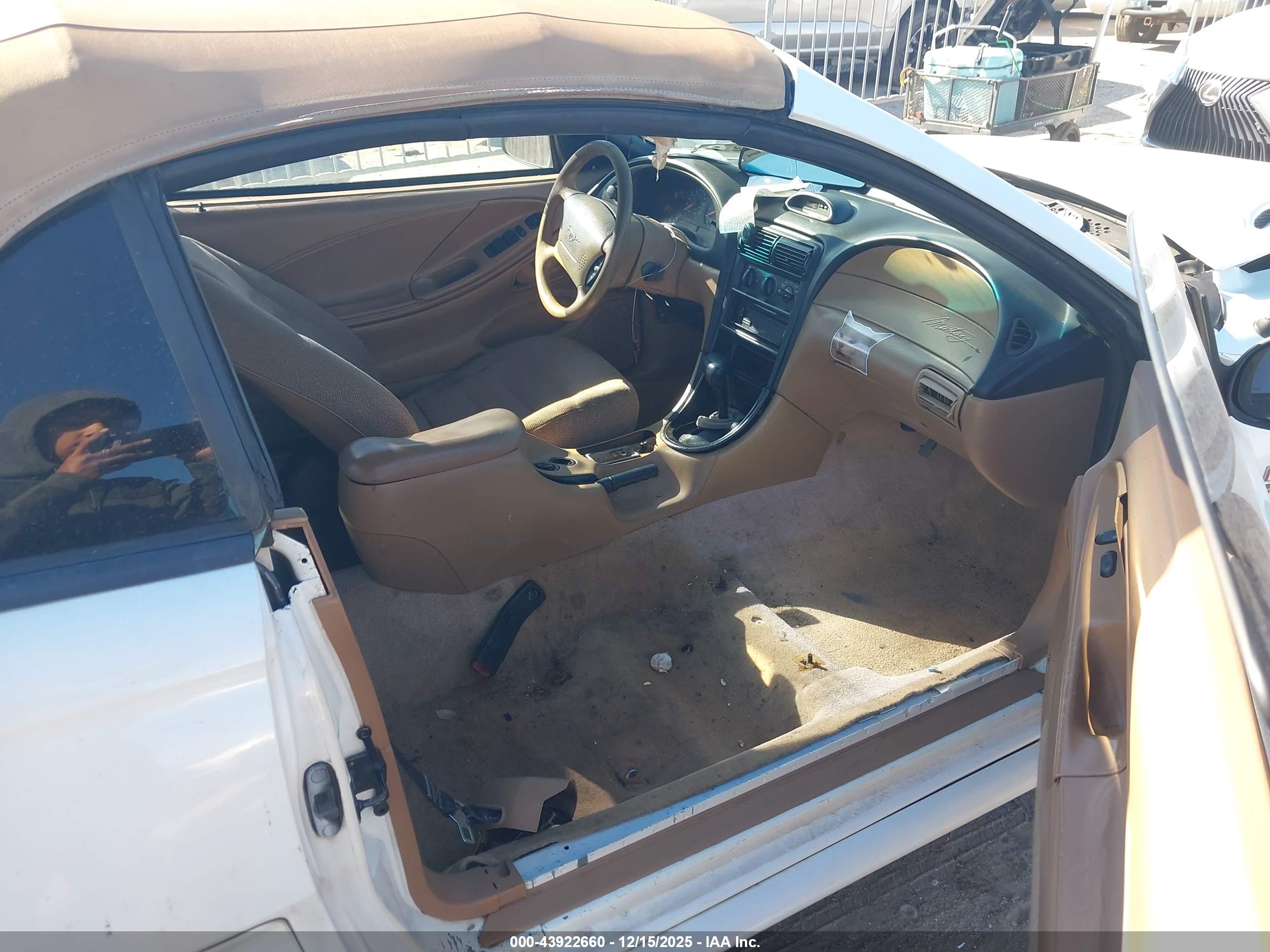 FORD MUSTANG image 5