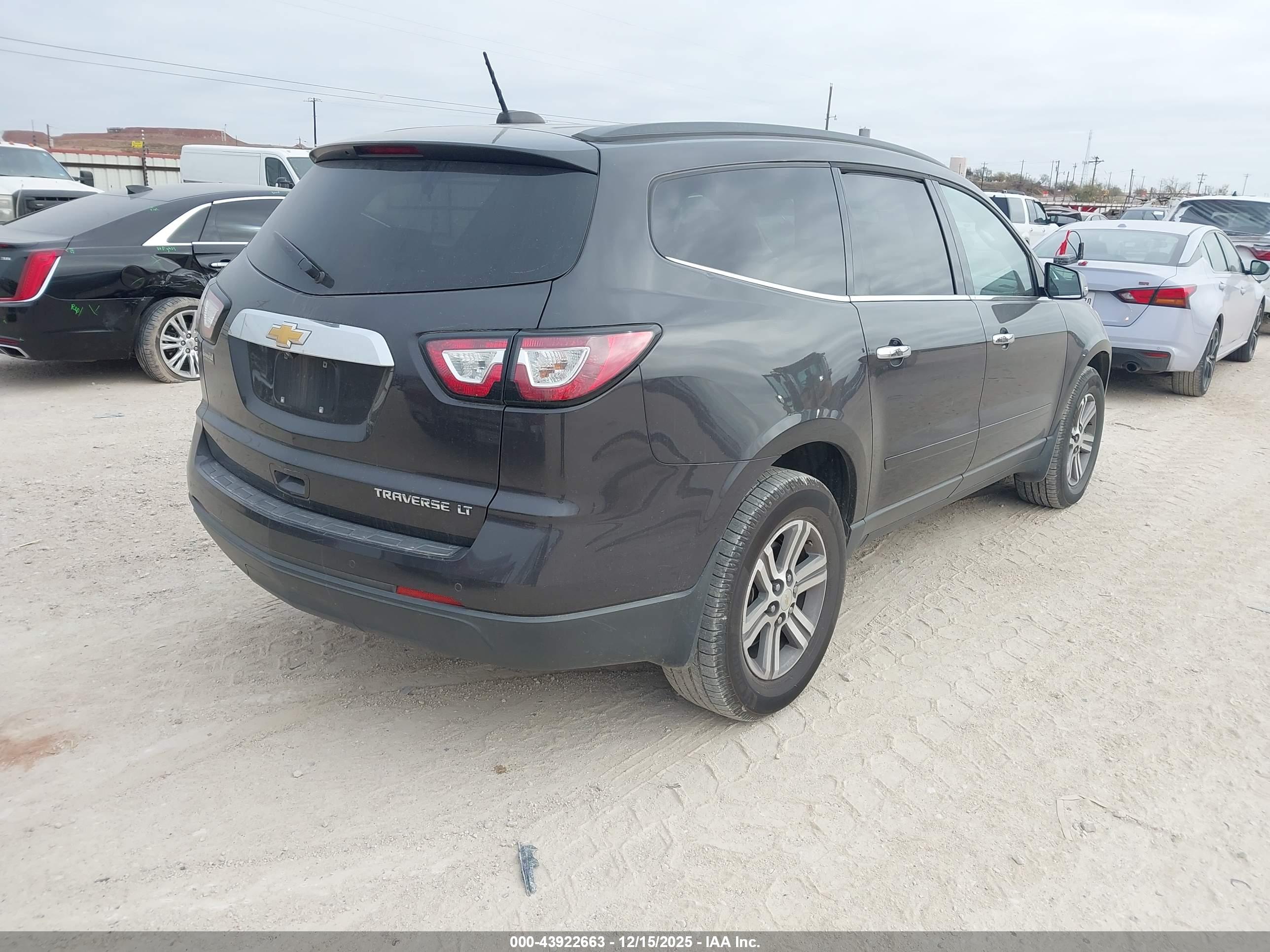 CHEVROLET TRAVERSE image 4