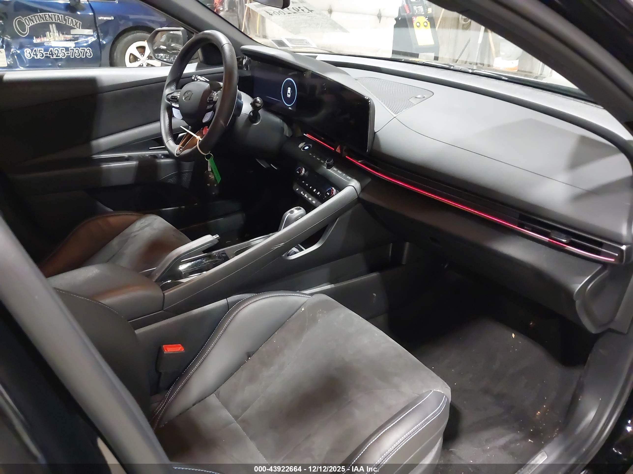 HYUNDAI ELANTRA image 5