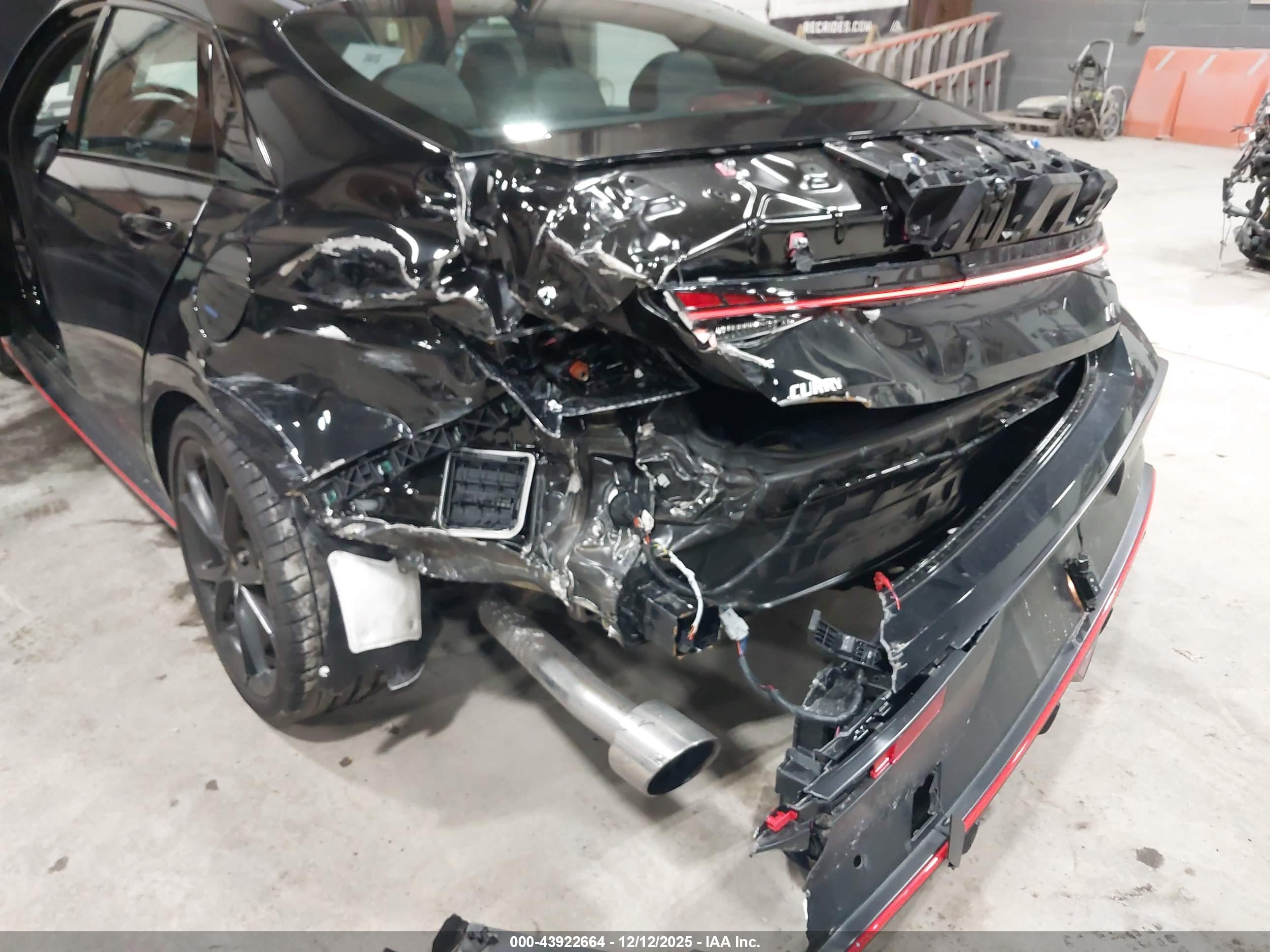 HYUNDAI ELANTRA image 6