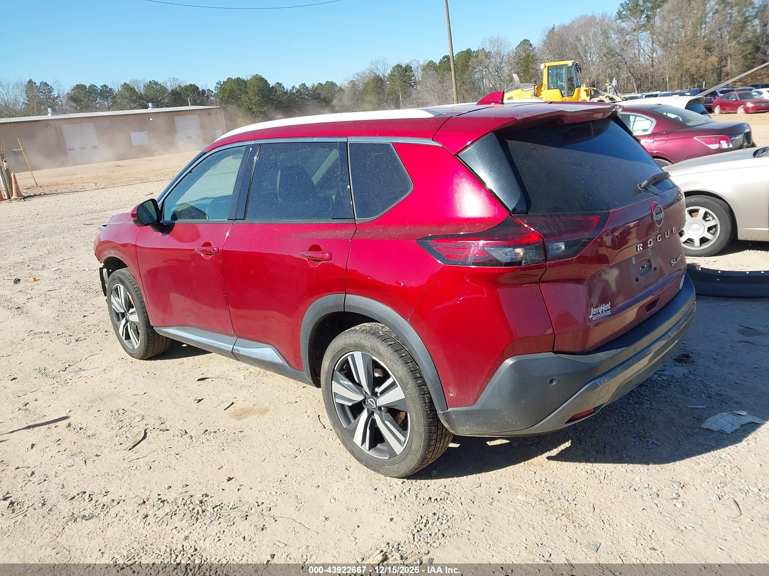 NISSAN ROGUE image 3