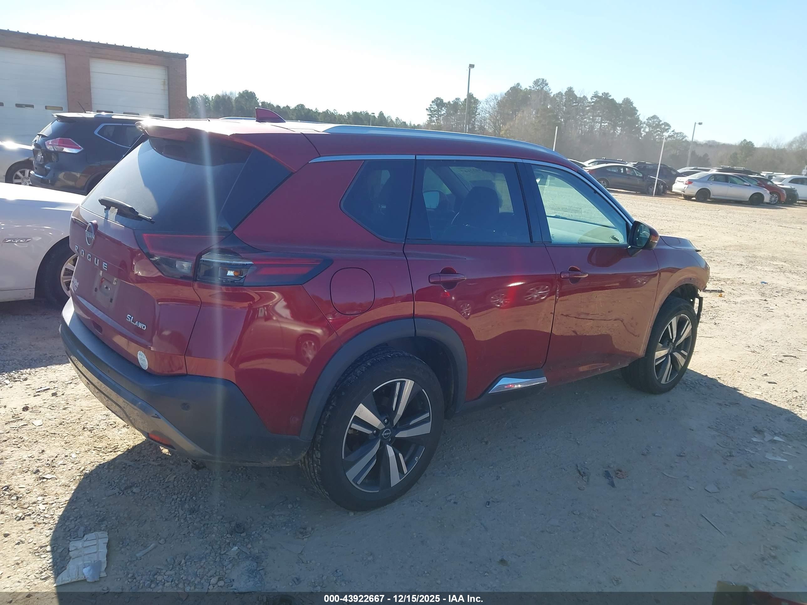 NISSAN ROGUE image 4