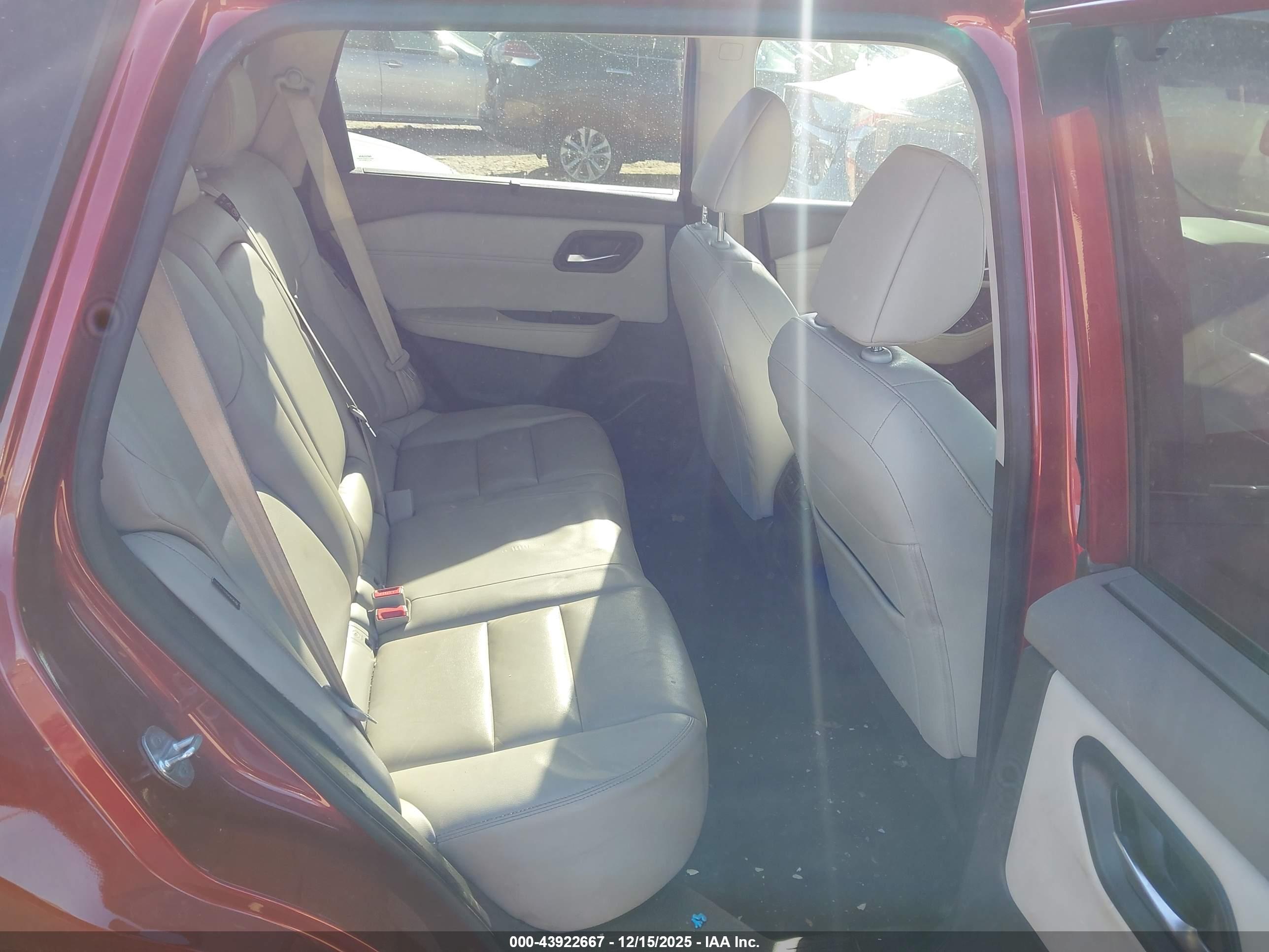 NISSAN ROGUE image 8