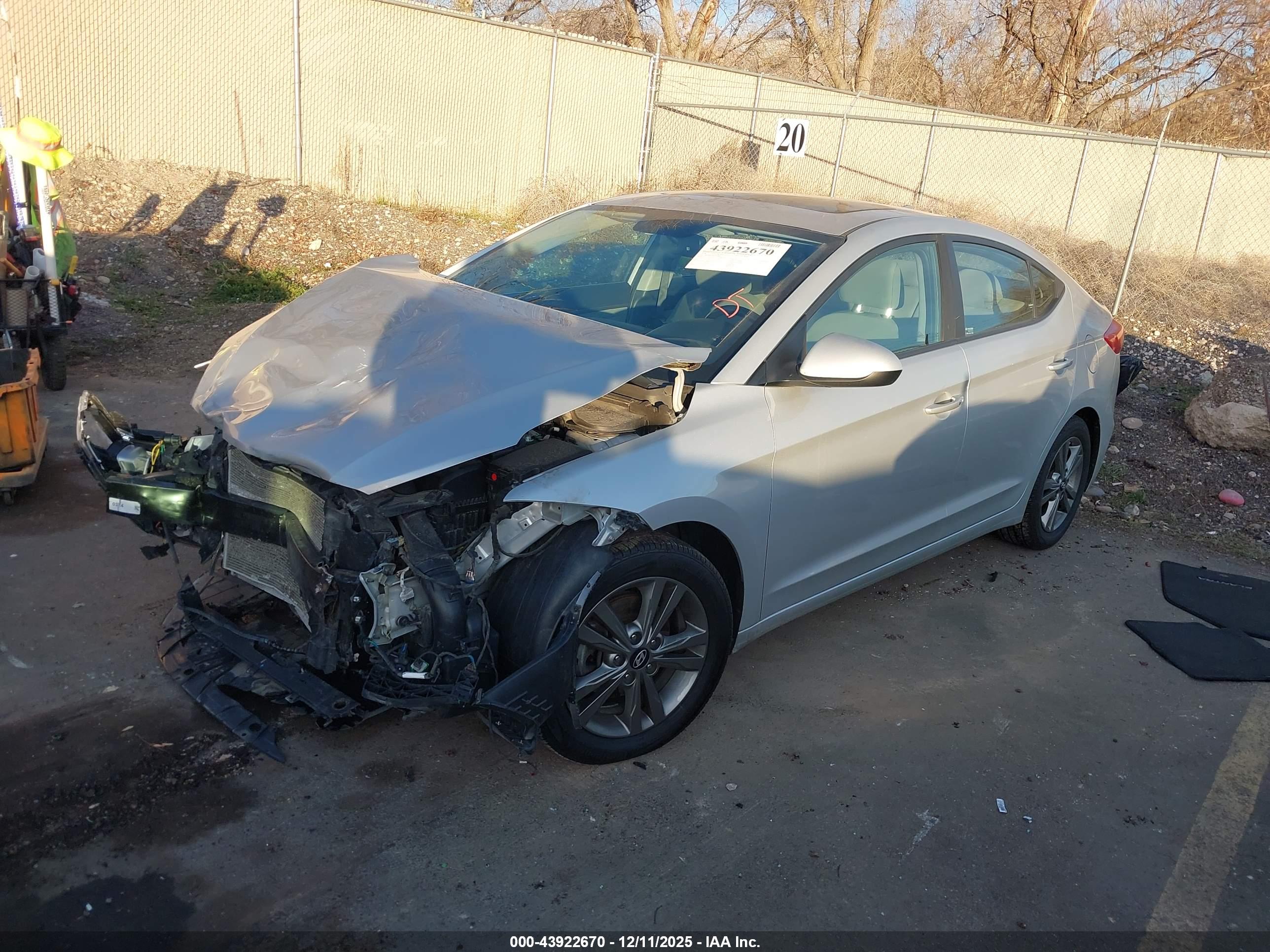 HYUNDAI ELANTRA image 2