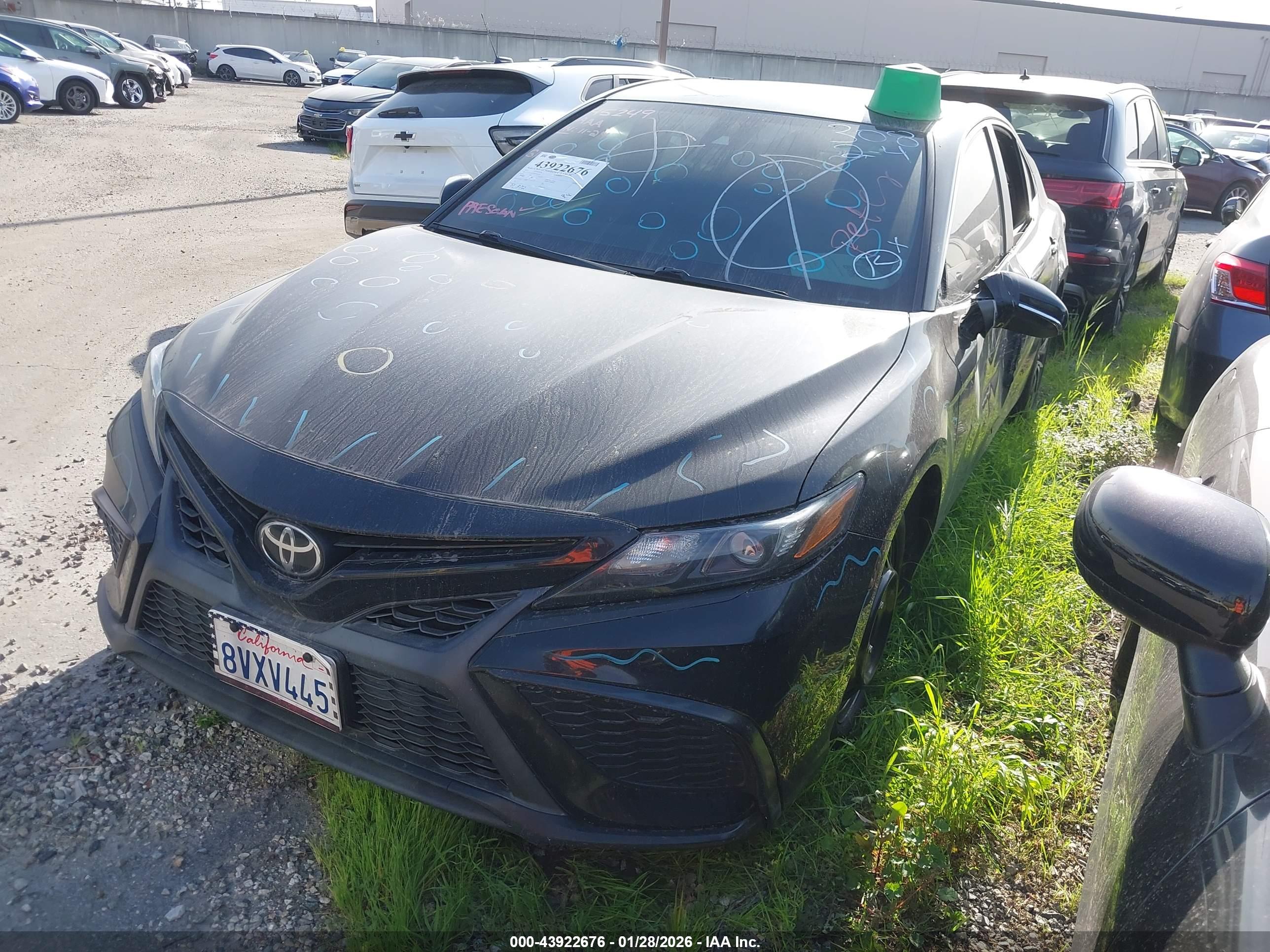 TOYOTA CAMRY image 2