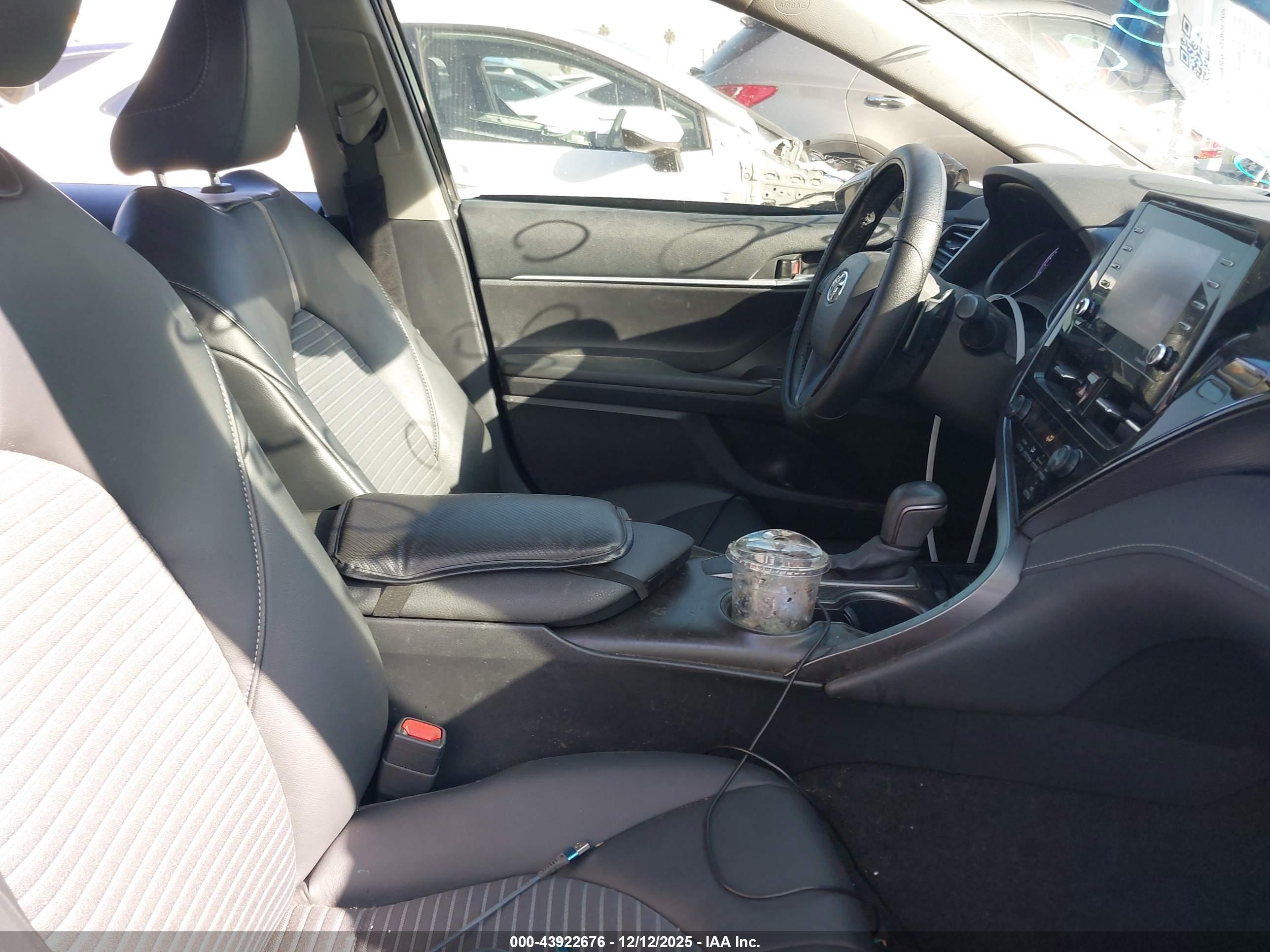 TOYOTA CAMRY image 5