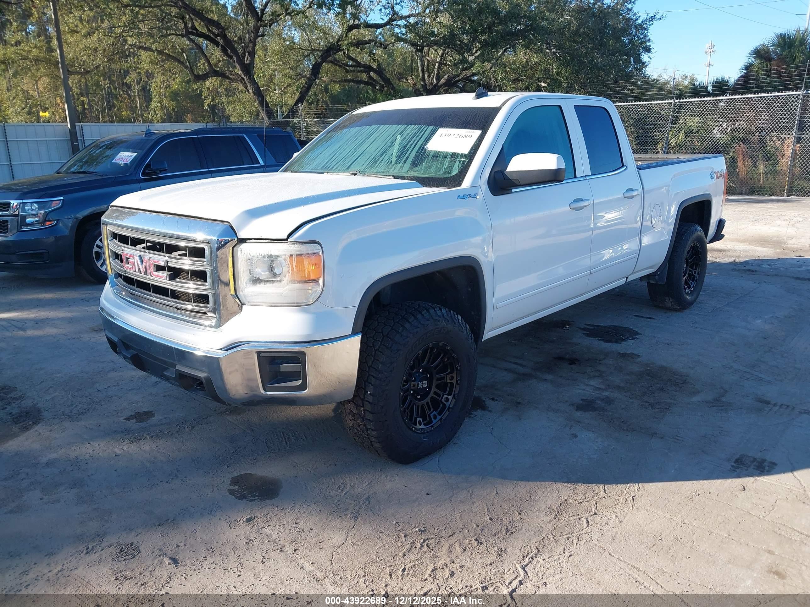 GMC SIERRA image 2