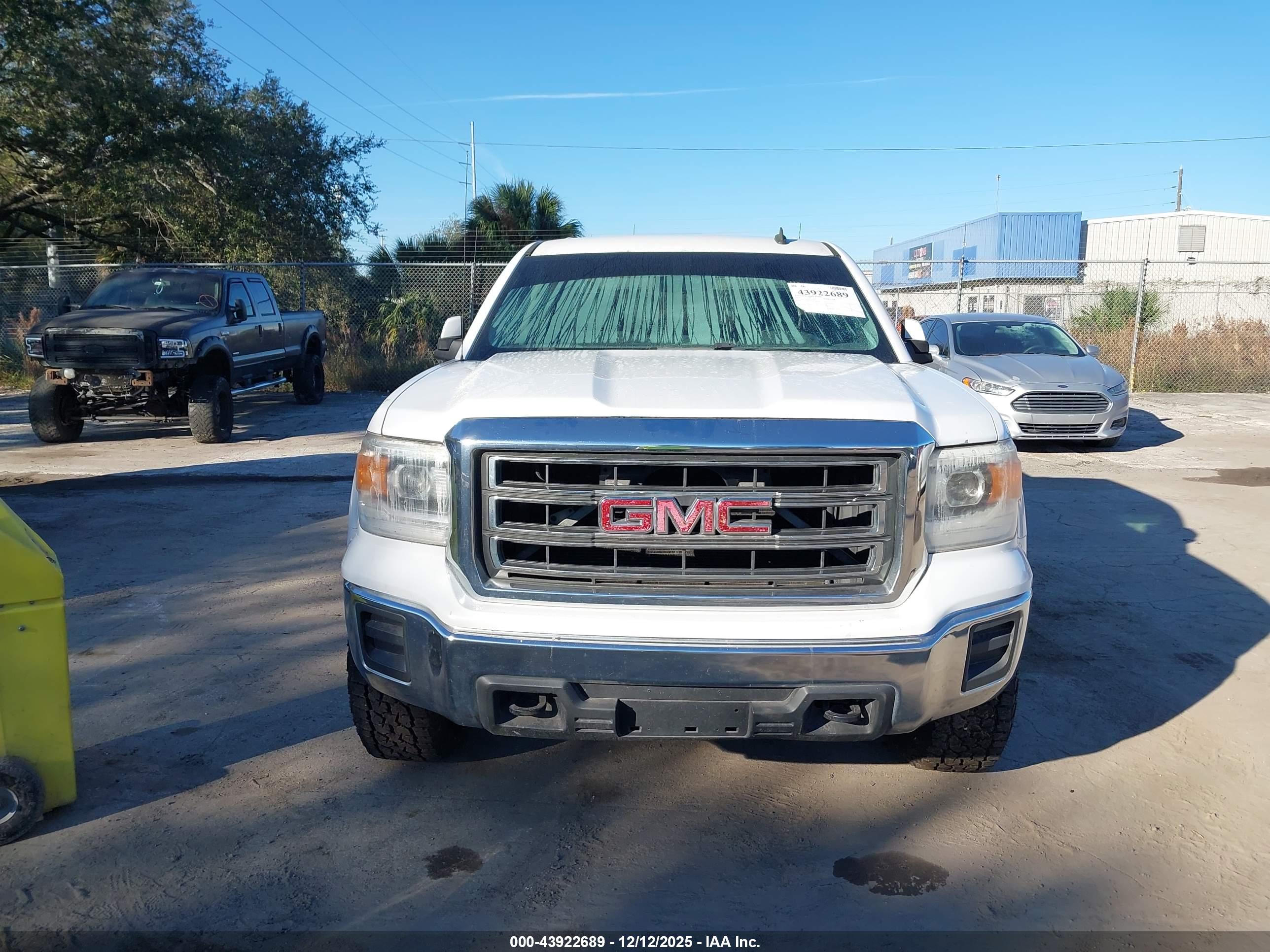 GMC SIERRA image 6