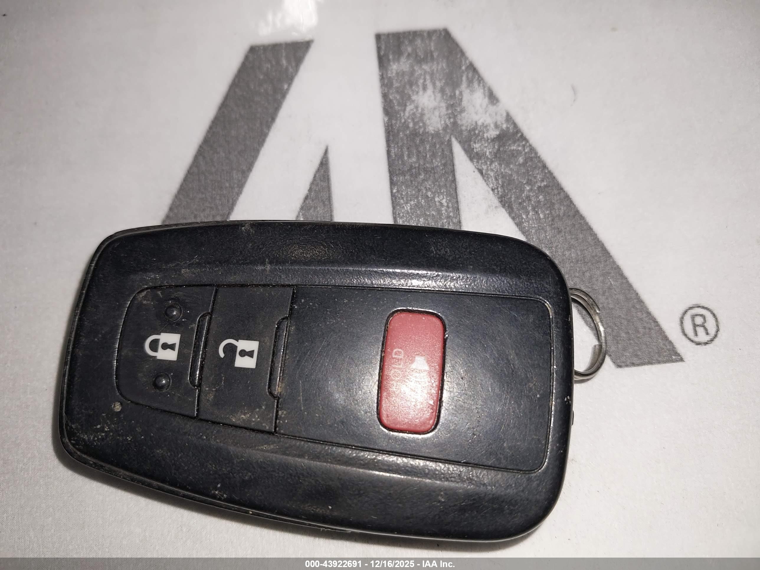 TOYOTA RAV4 image 11