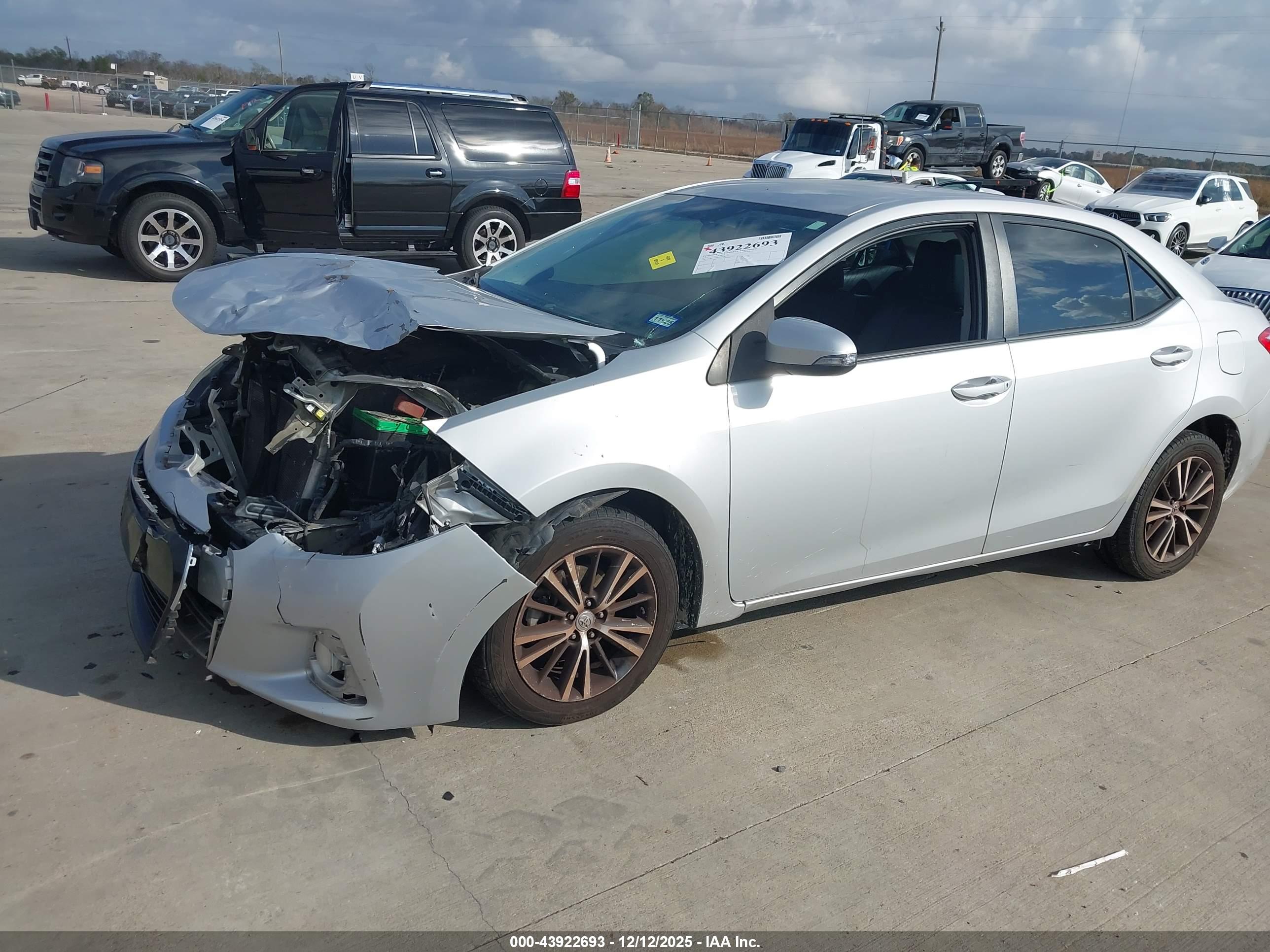 TOYOTA COROLLA image 2