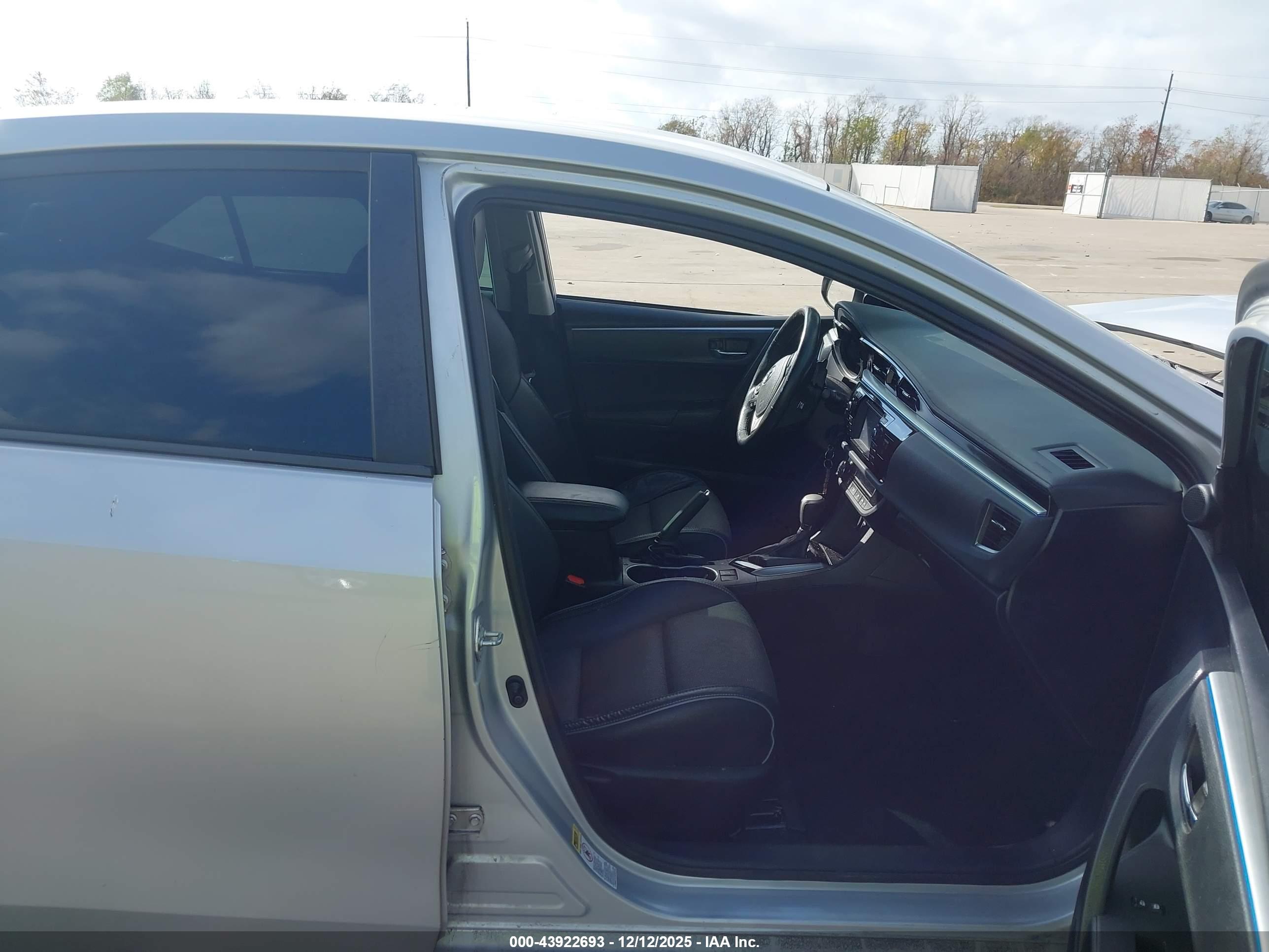 TOYOTA COROLLA image 5