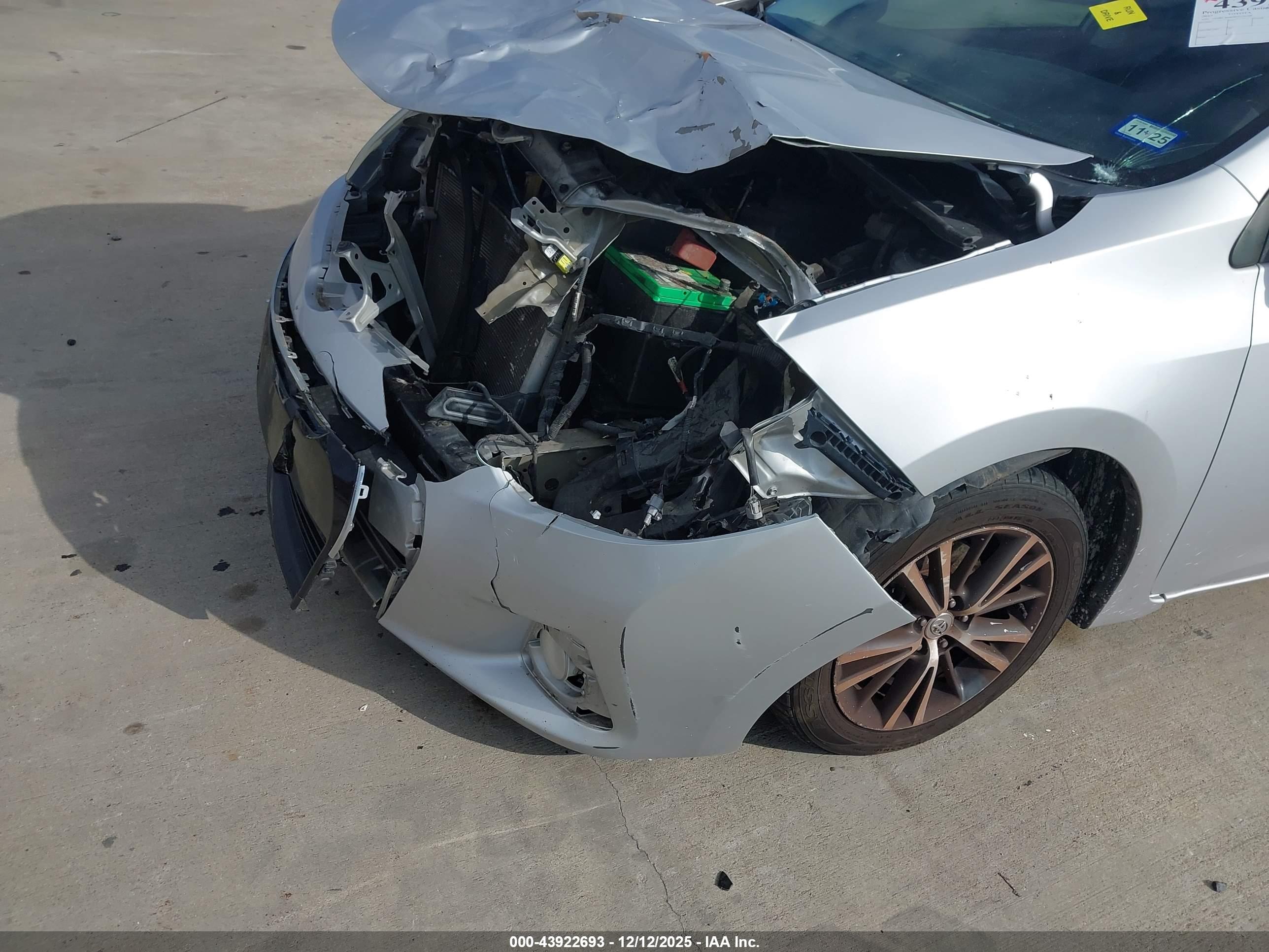 TOYOTA COROLLA image 6