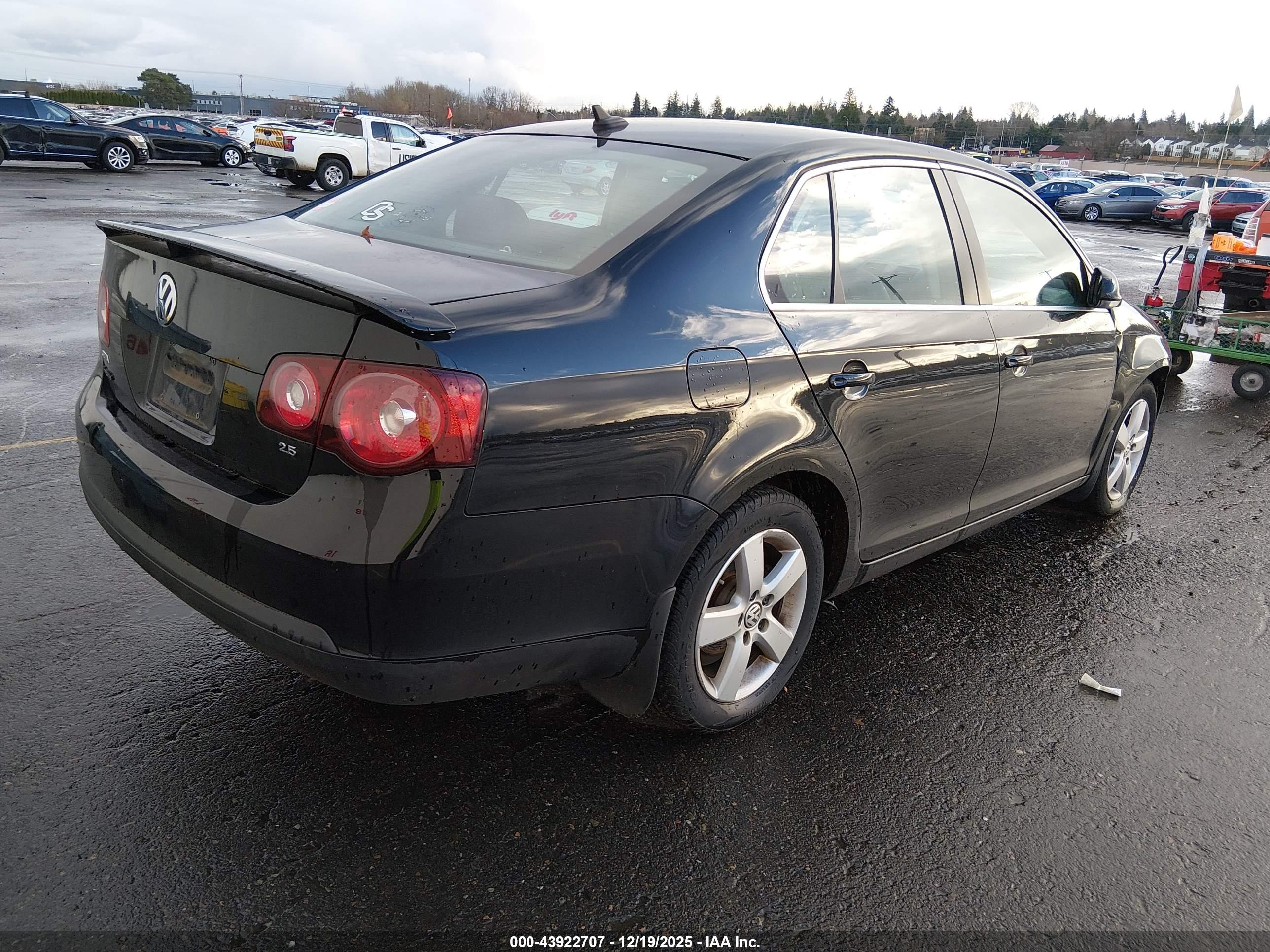 VOLKSWAGEN JETTA image 4