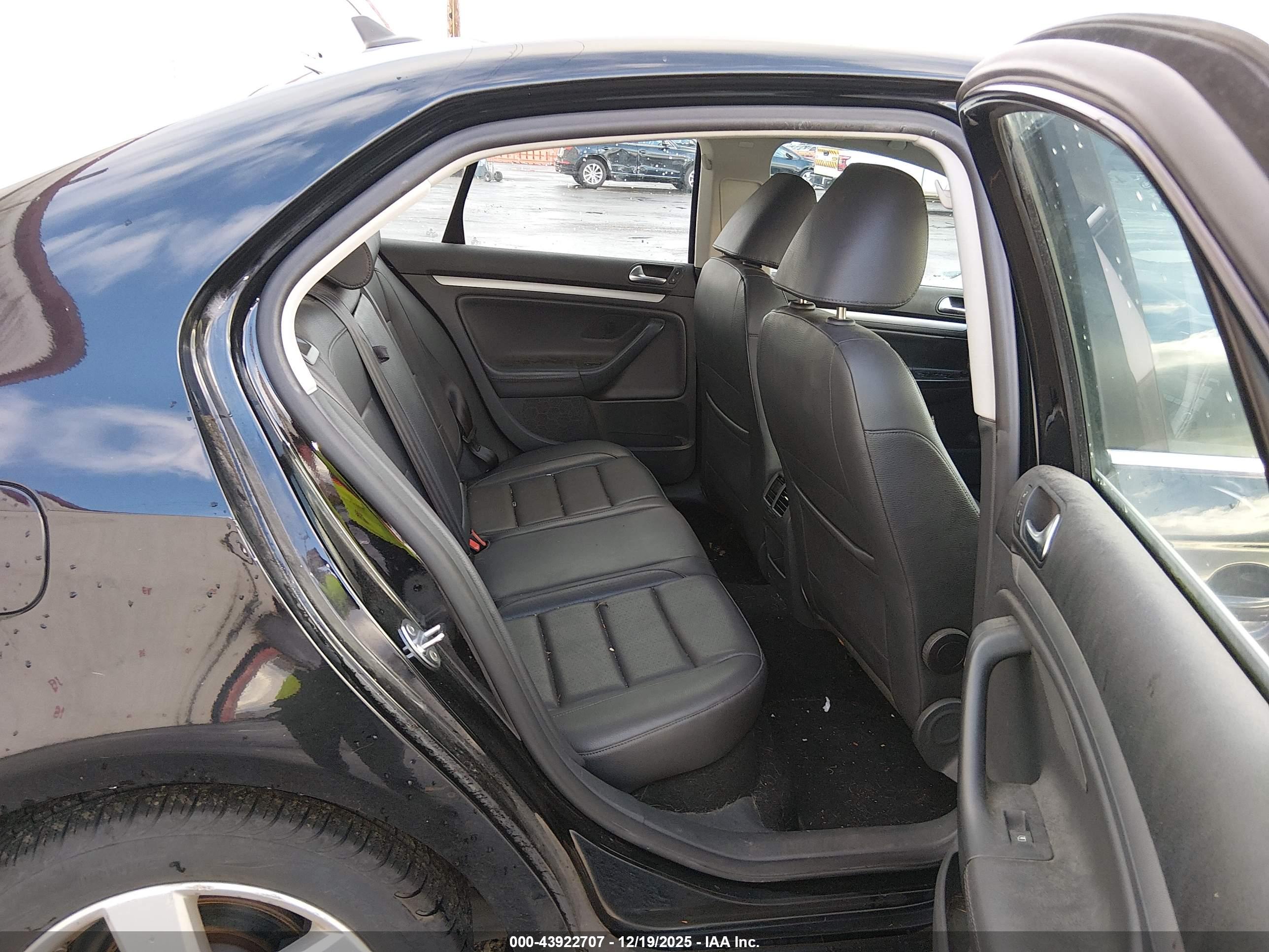 VOLKSWAGEN JETTA image 8
