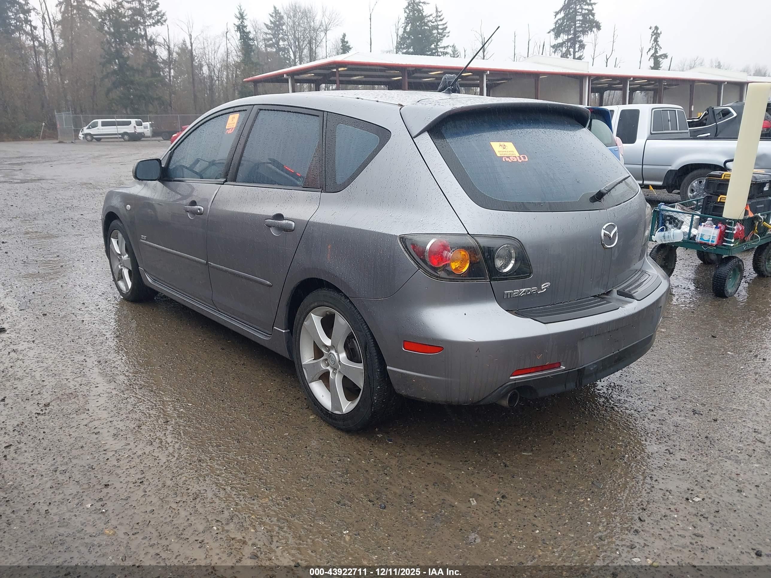 MAZDA MAZDA3 image 3