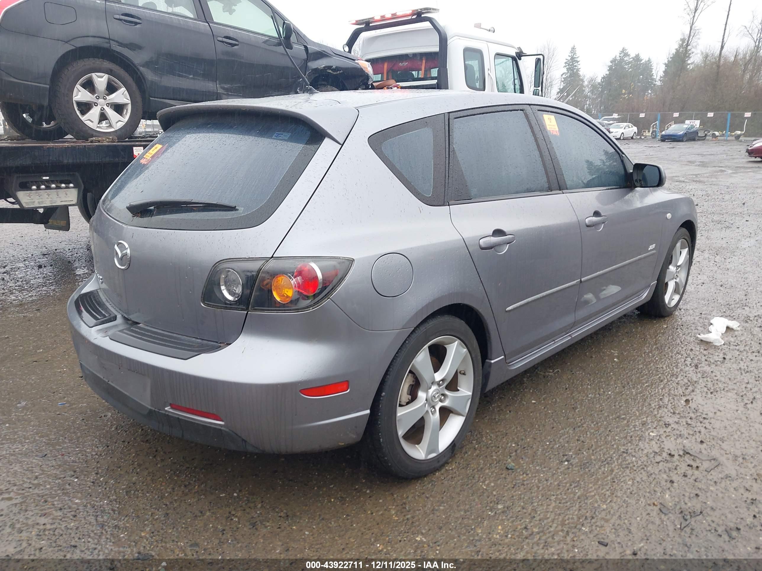 MAZDA MAZDA3 image 4