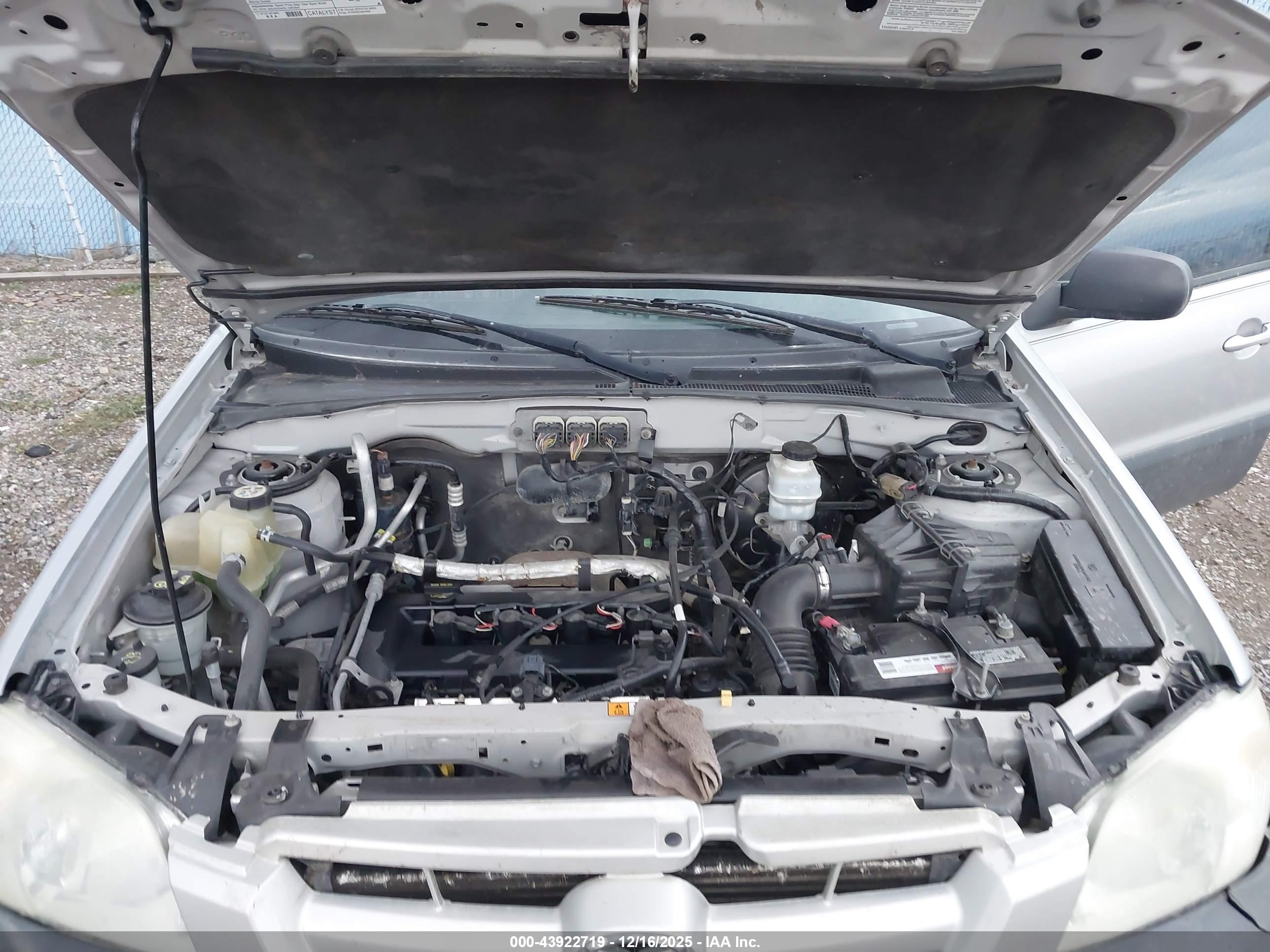 MAZDA TRIBUTE image 10