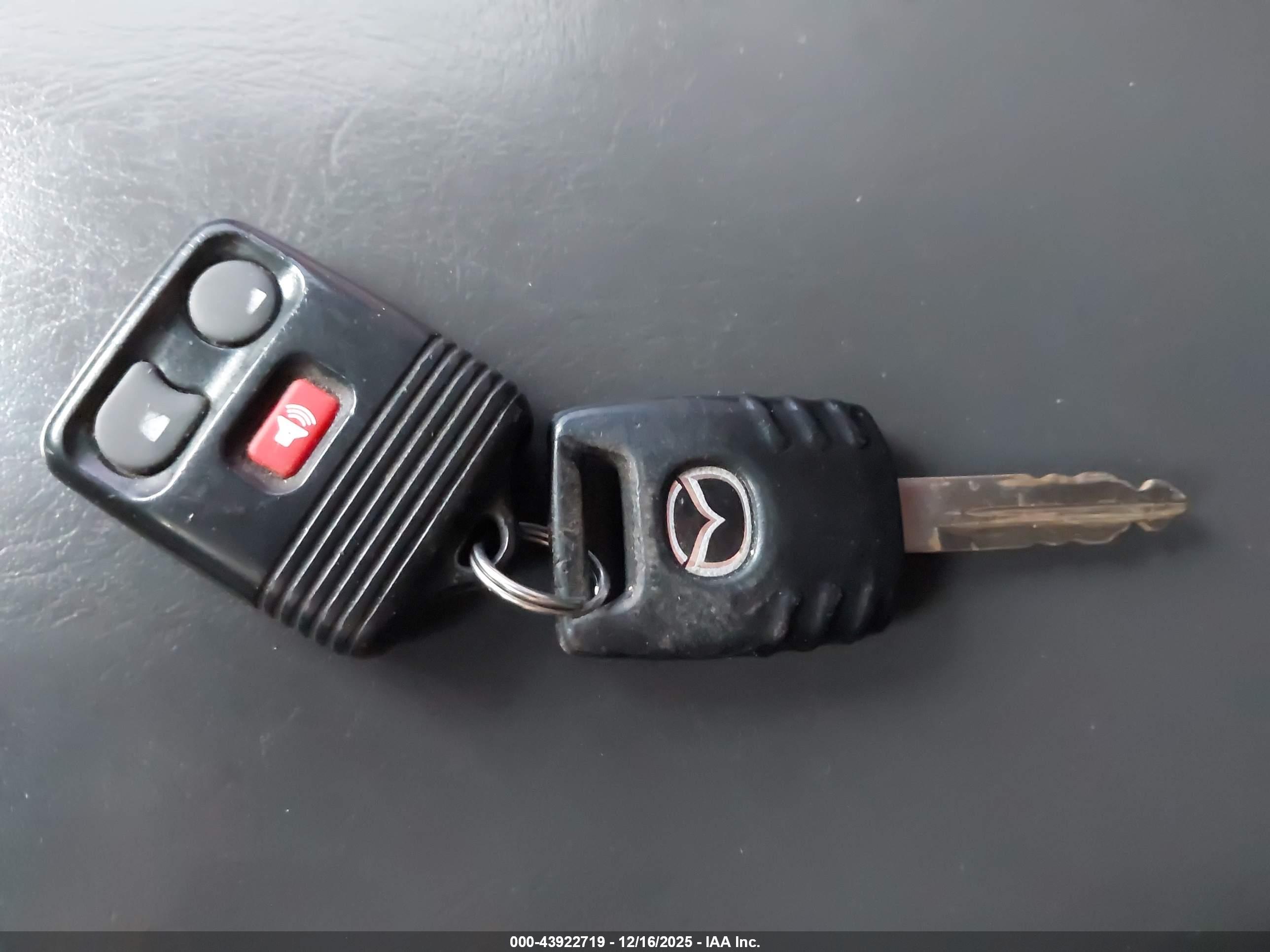 MAZDA TRIBUTE image 11
