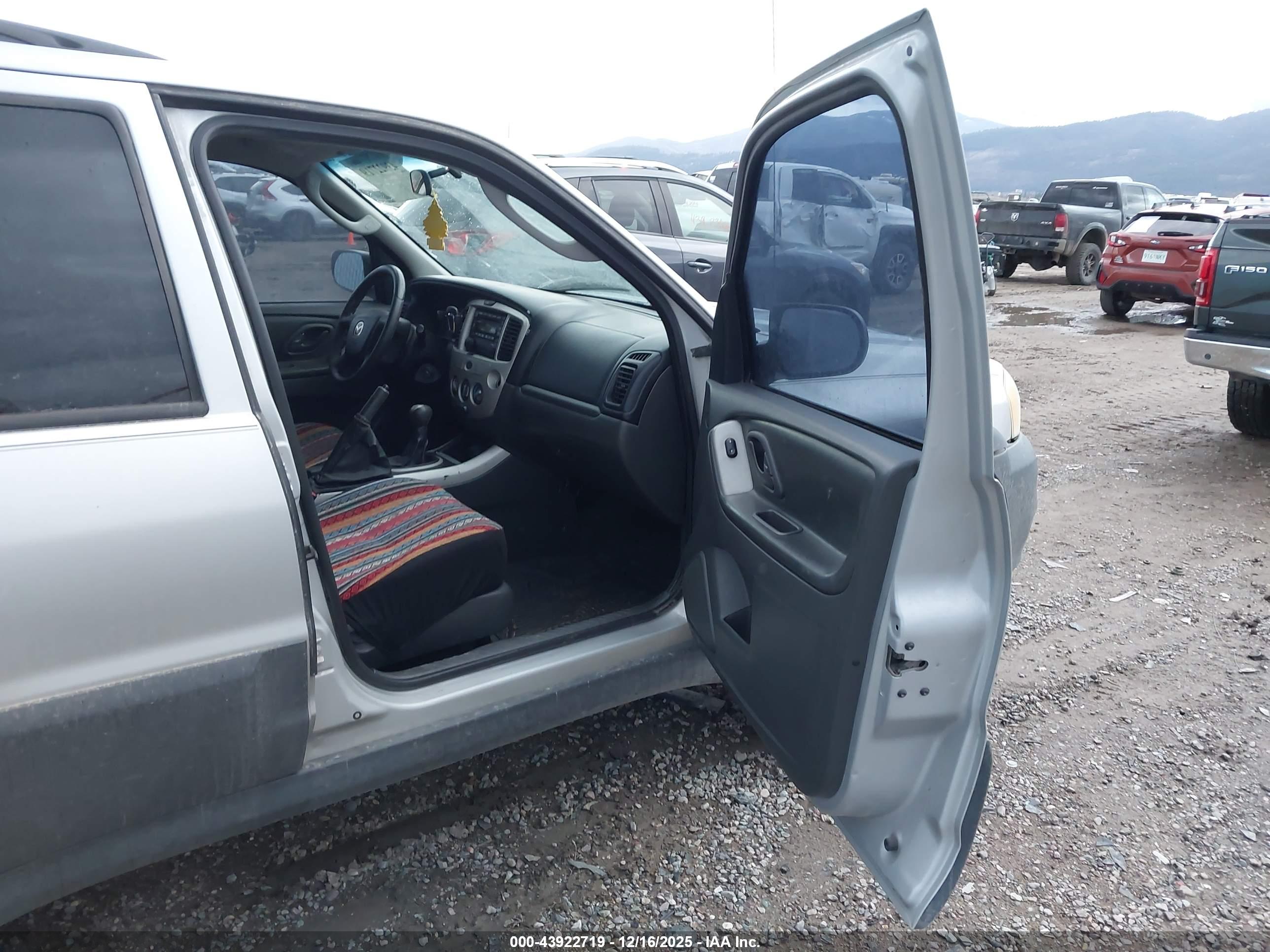 MAZDA TRIBUTE image 5