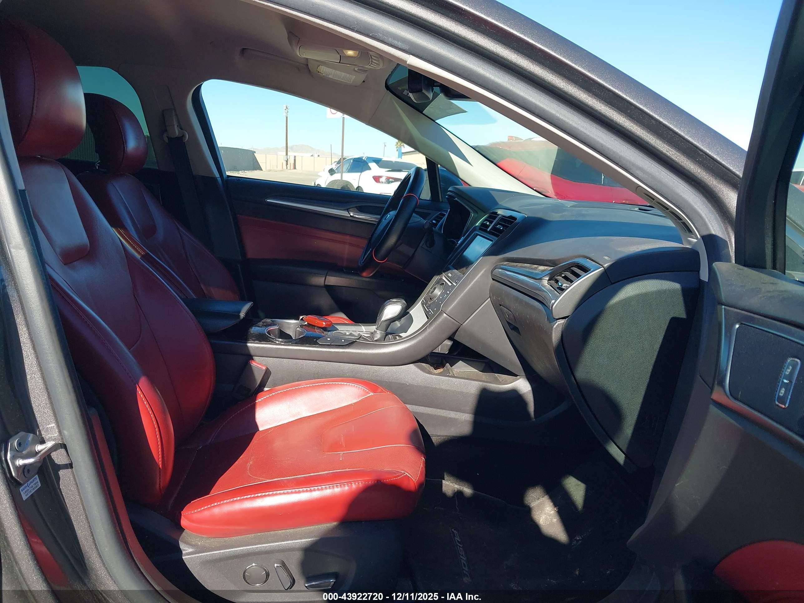 FORD FUSION image 5