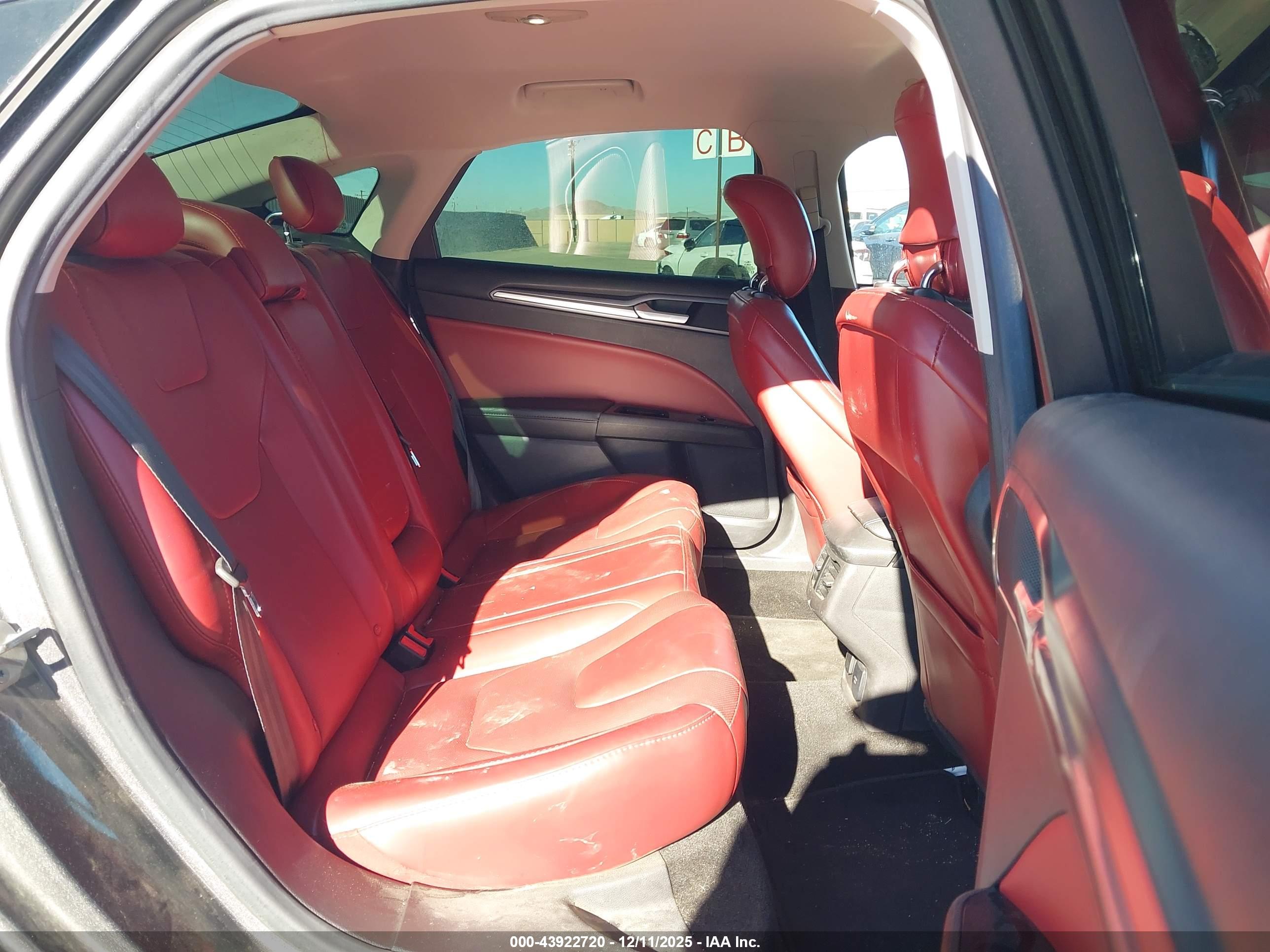 FORD FUSION image 8