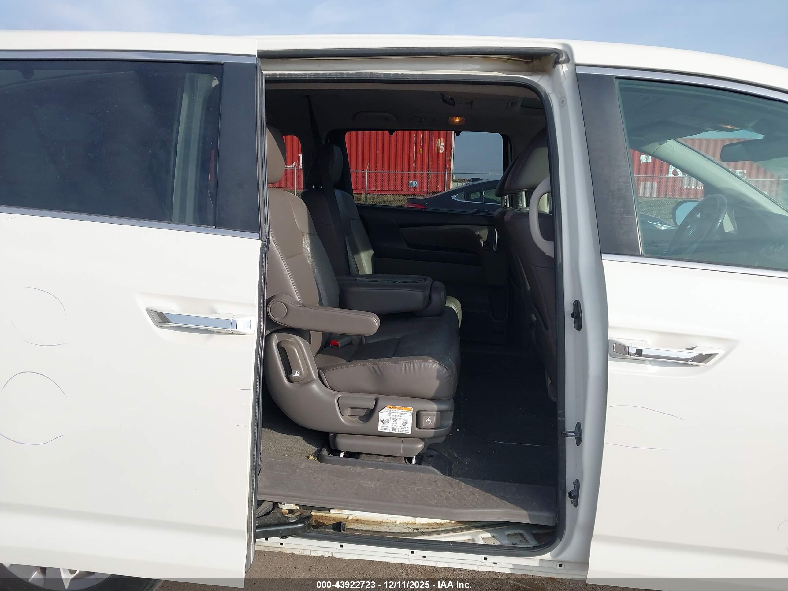 HONDA ODYSSEY image 8