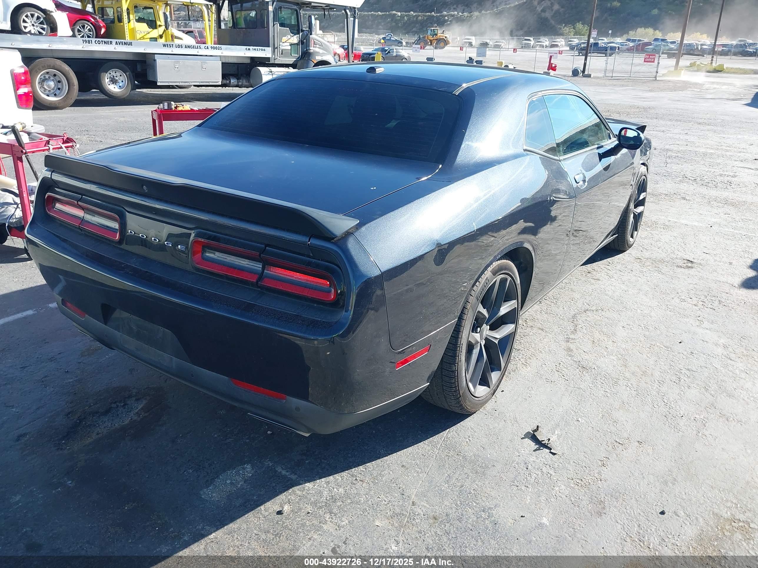 DODGE CHALLENGER image 4