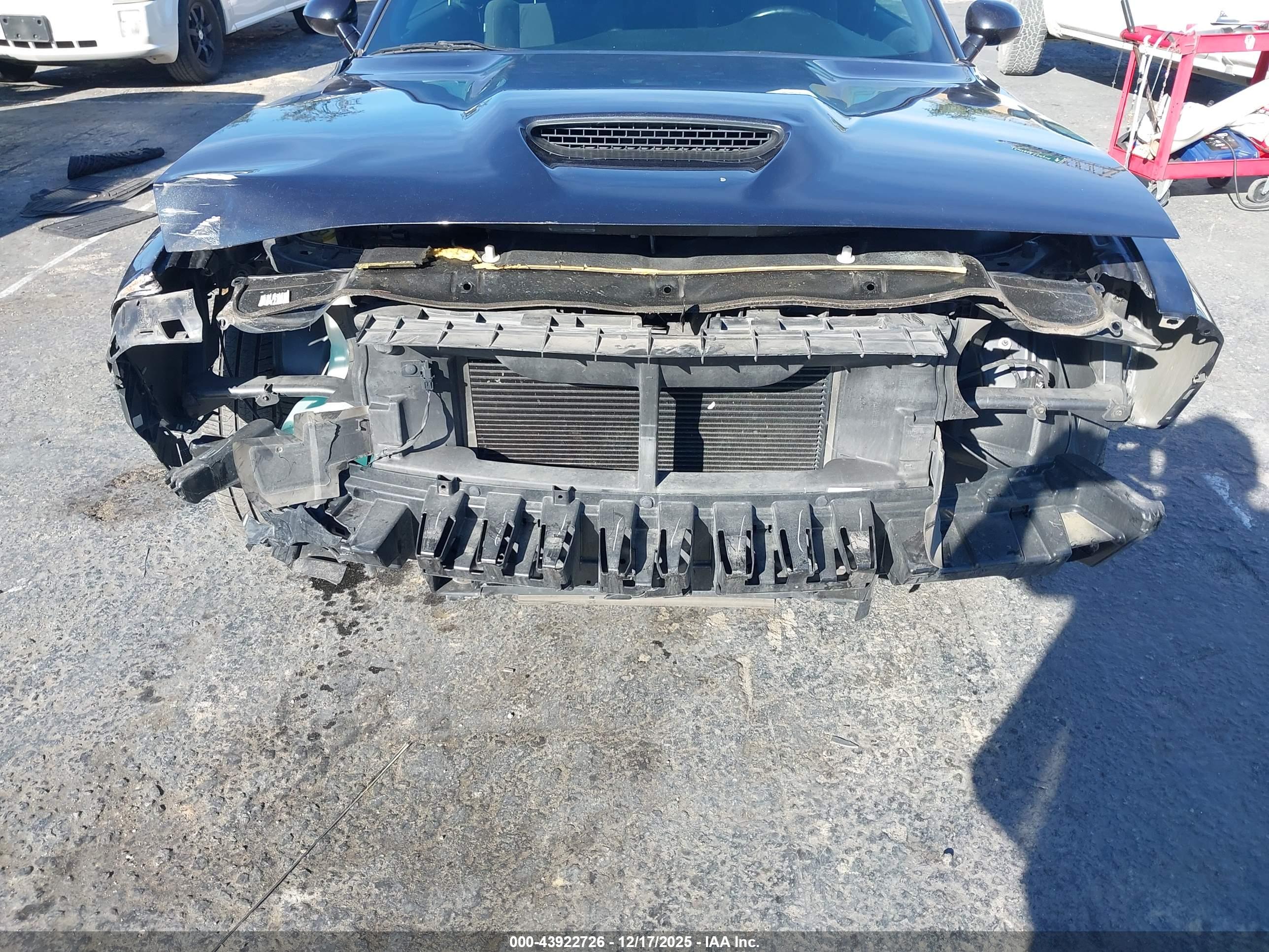 DODGE CHALLENGER image 6