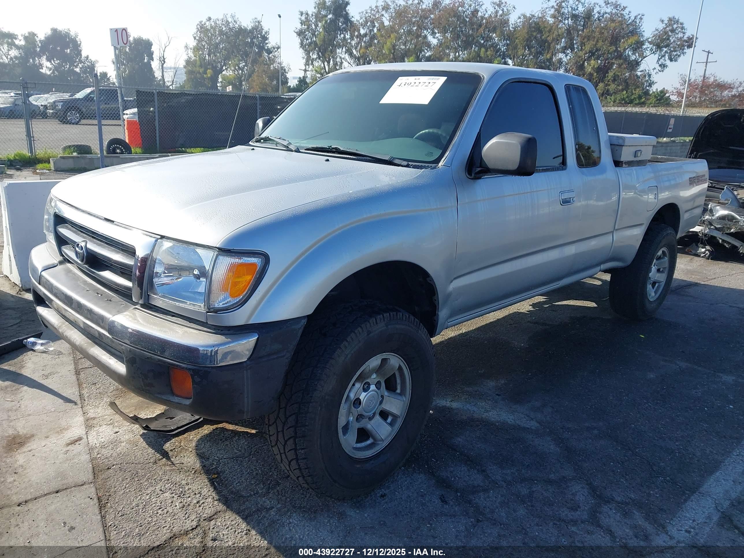 TOYOTA TACOMA image 2