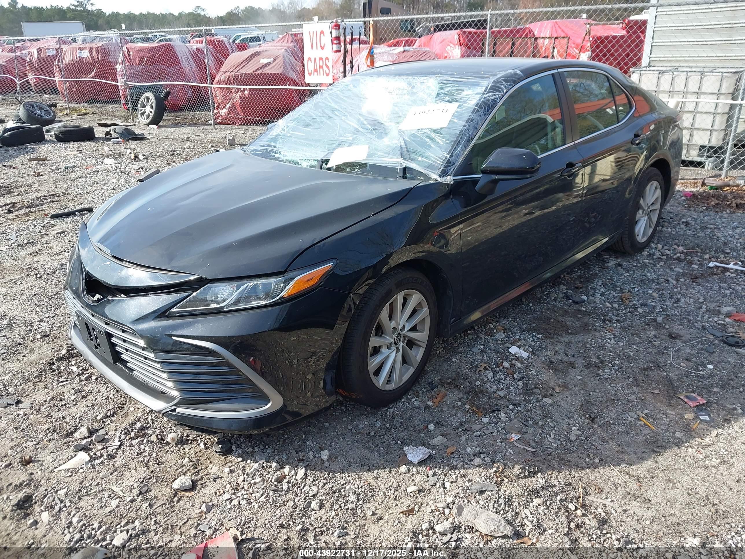 TOYOTA CAMRY image 2