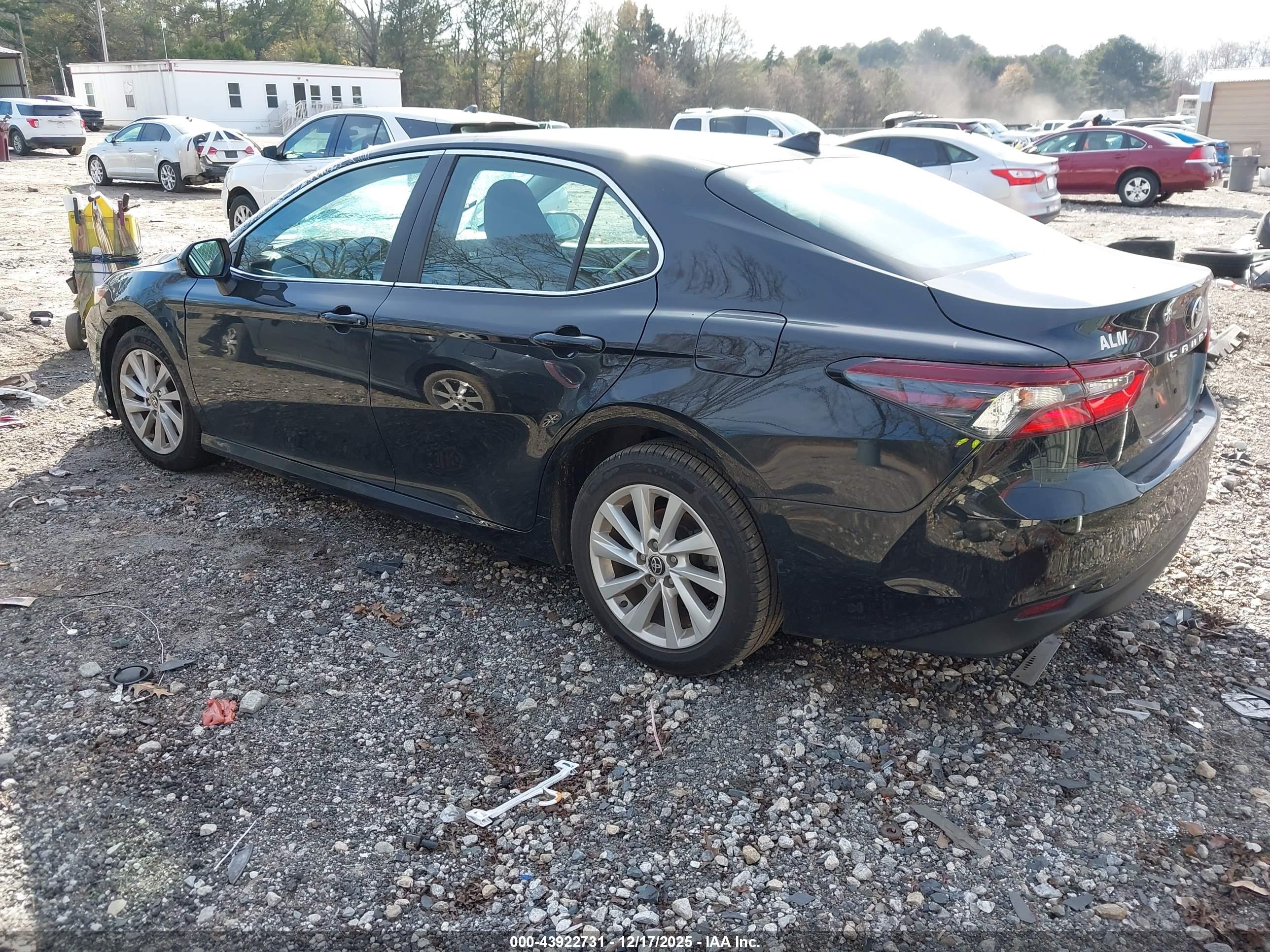 TOYOTA CAMRY image 3