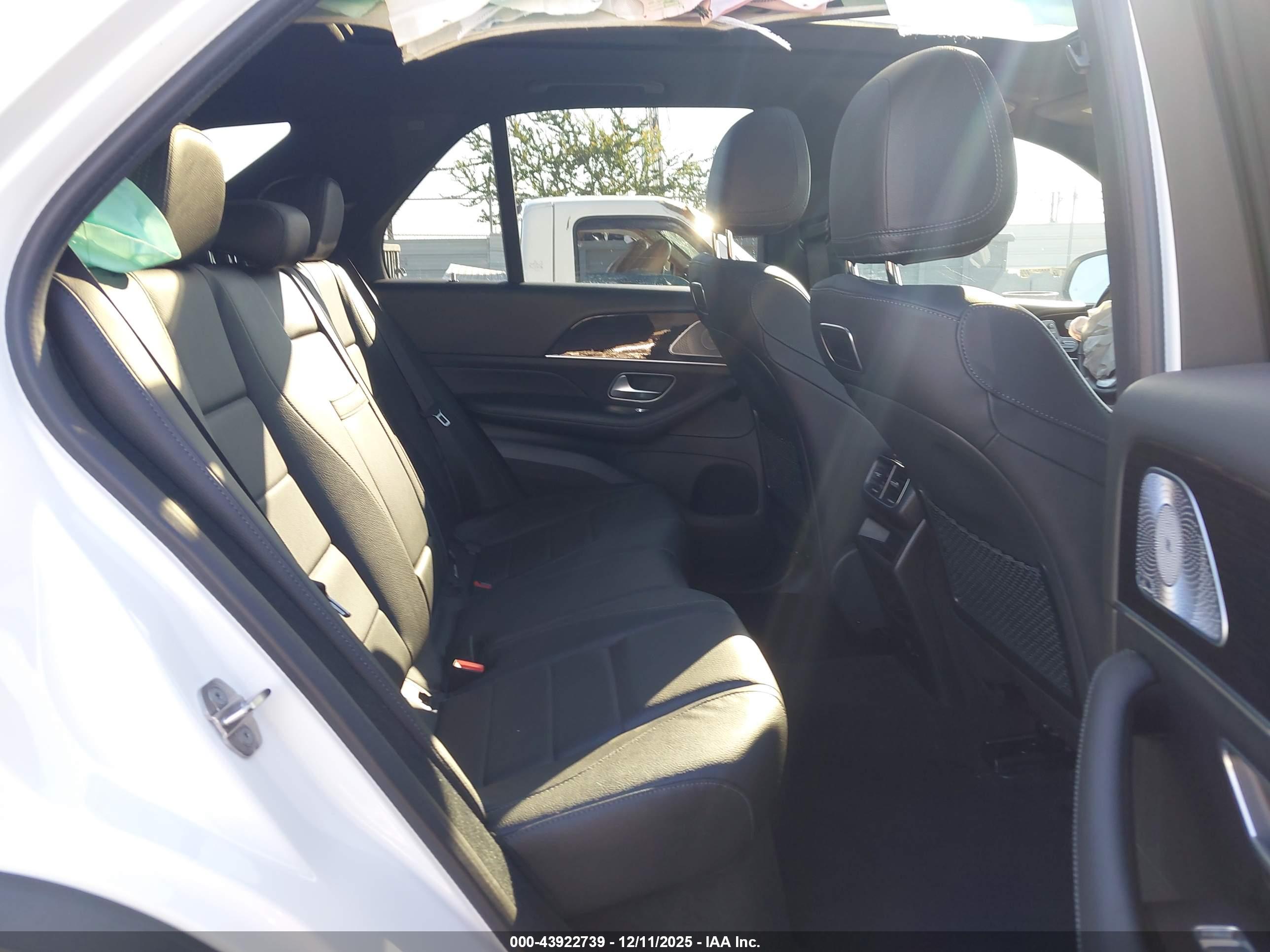 MERCEDES-BENZ GLE image 8