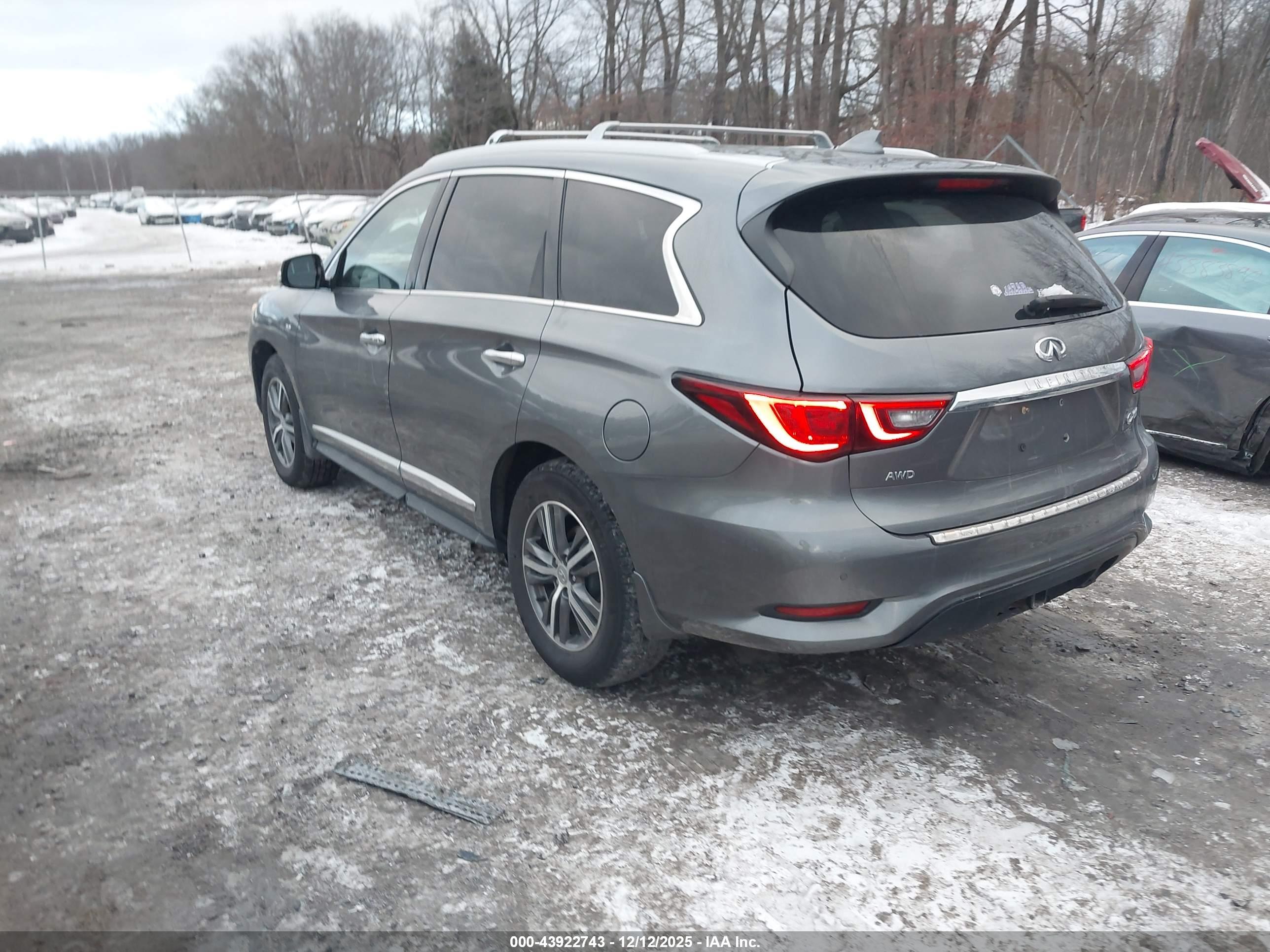 INFINITI QX60 image 3