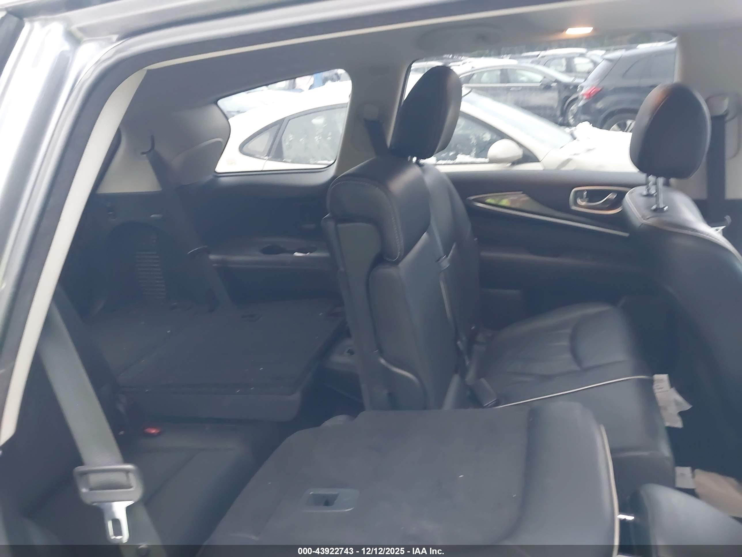 INFINITI QX60 image 8