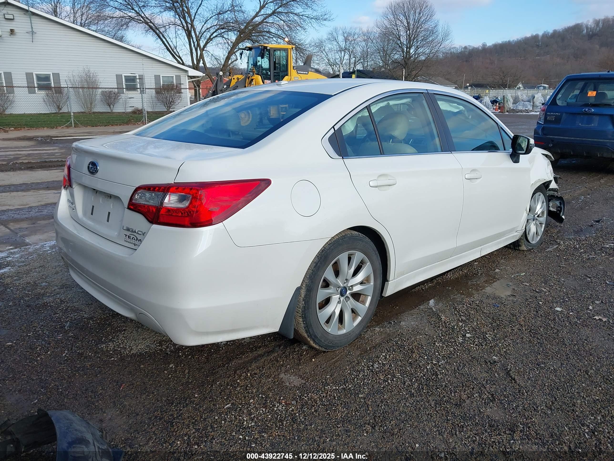 SUBARU LEGACY image 4