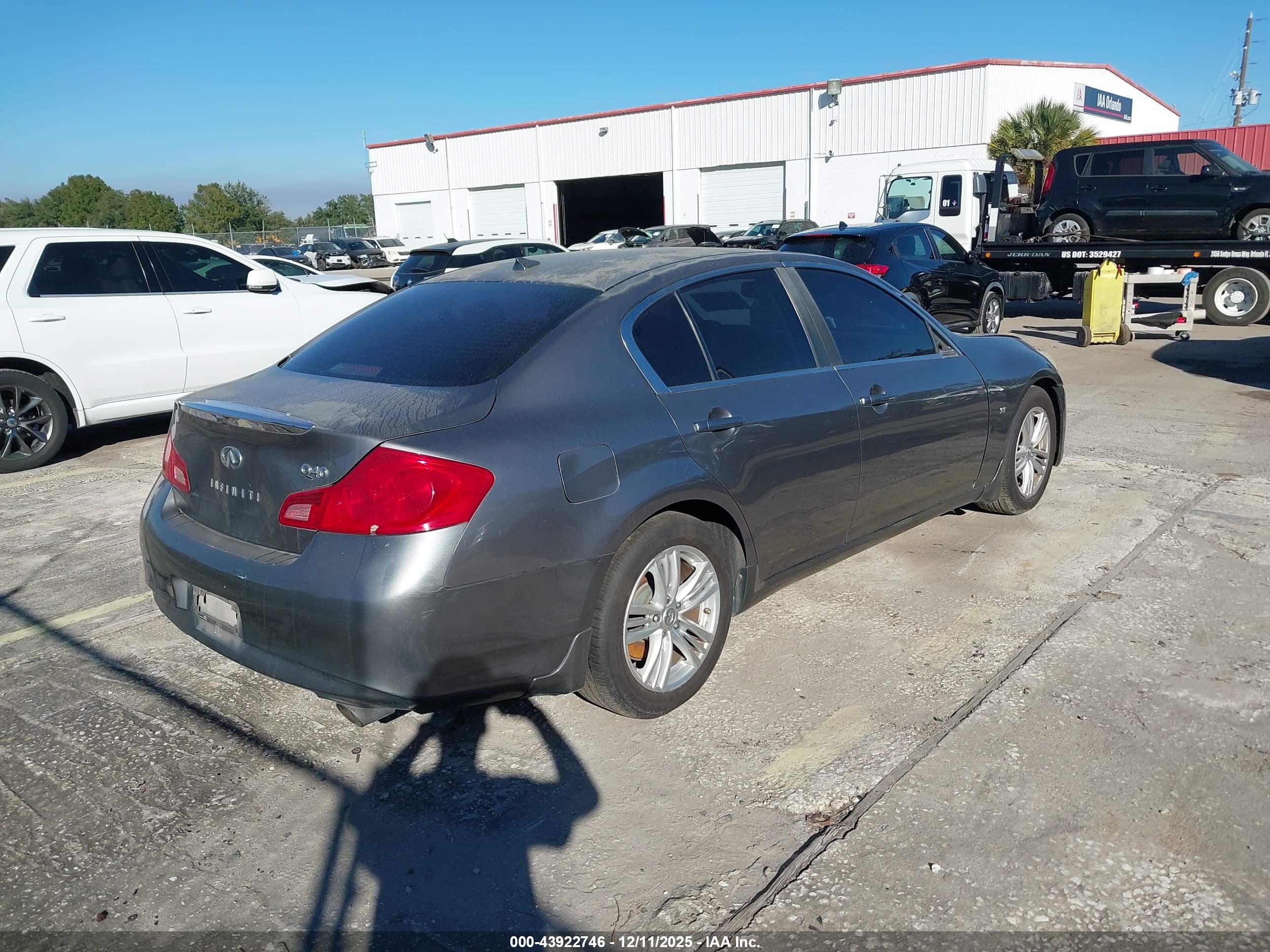 INFINITI Q40 image 4