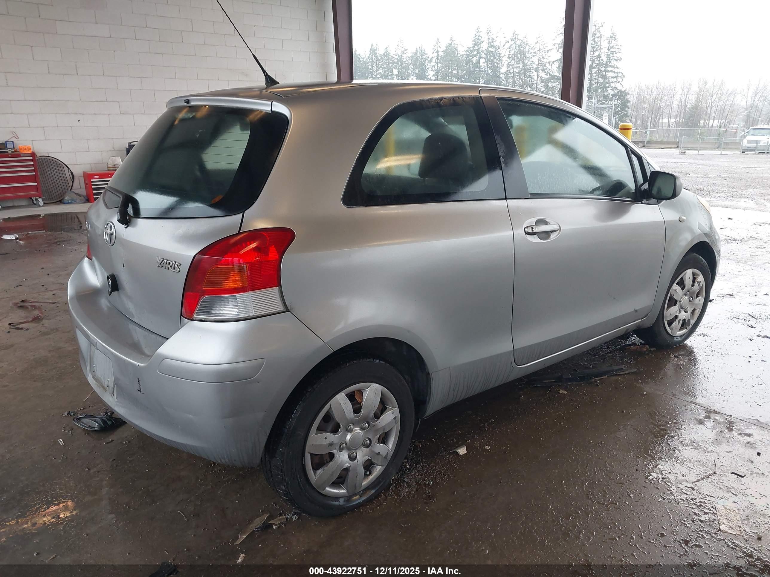TOYOTA YARIS image 4