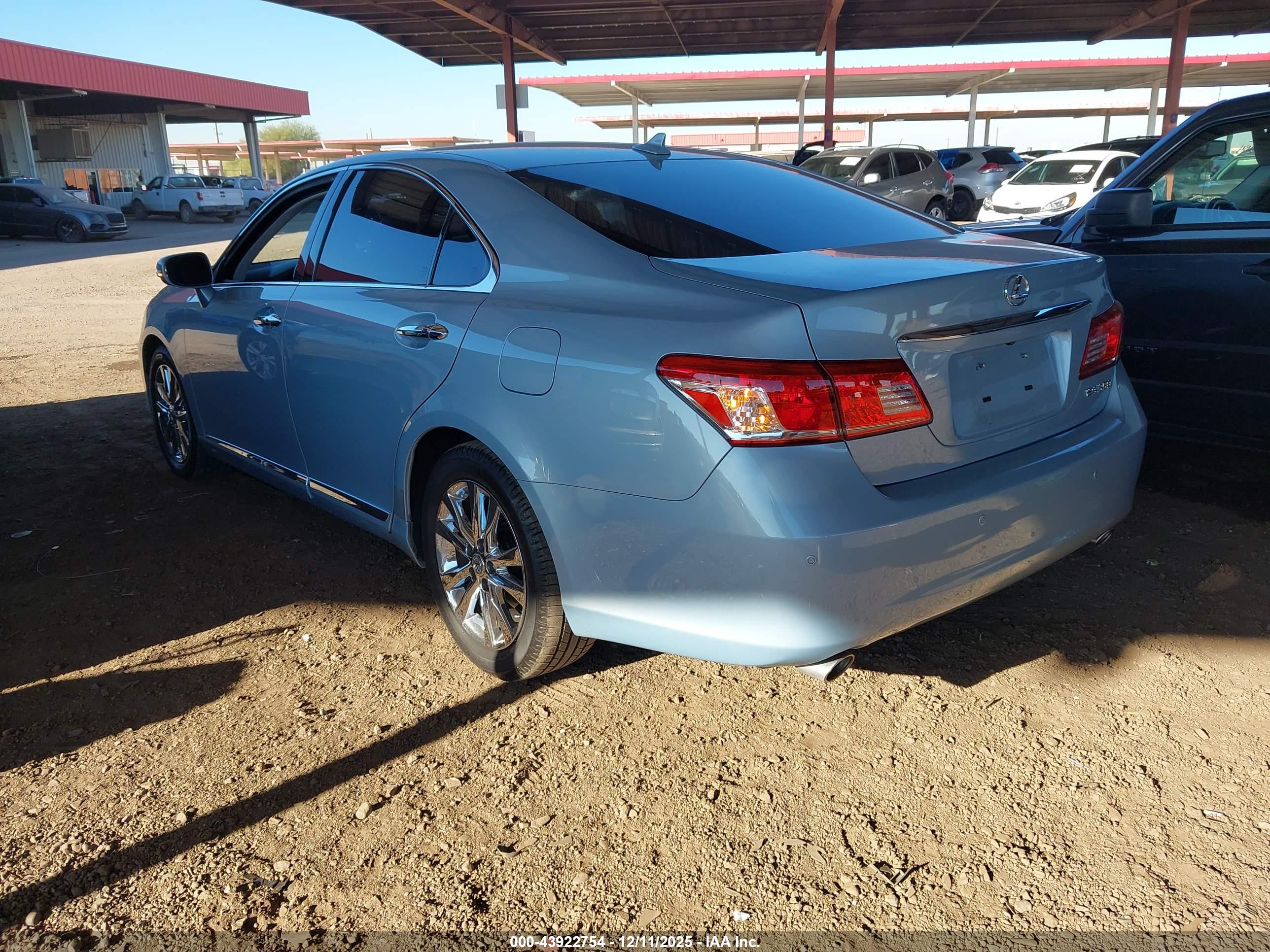 LEXUS ES image 3