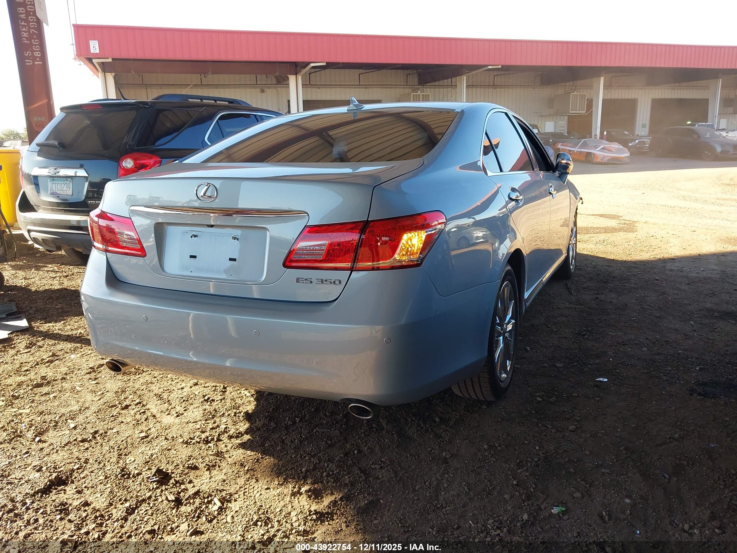 LEXUS ES image 4