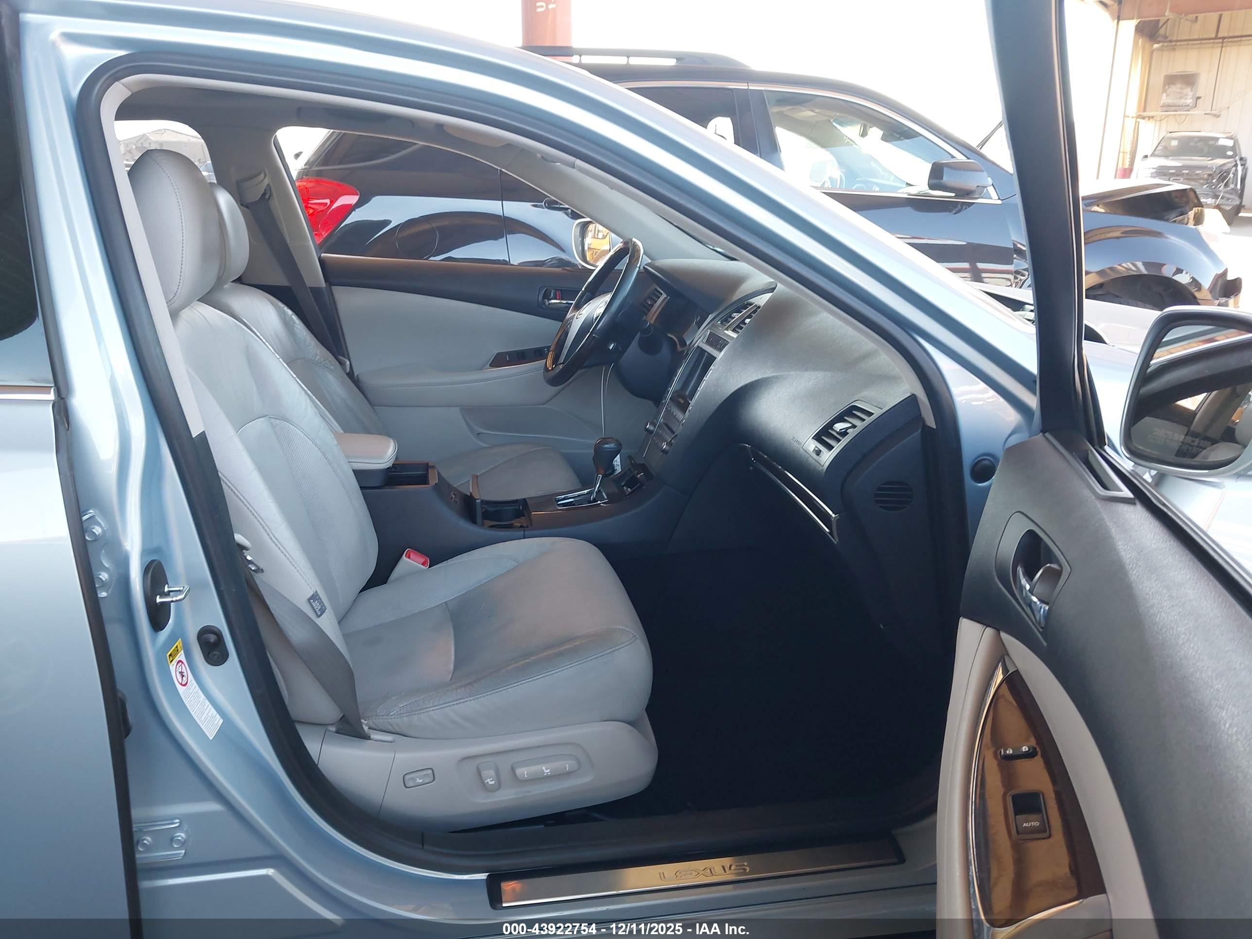 LEXUS ES image 5