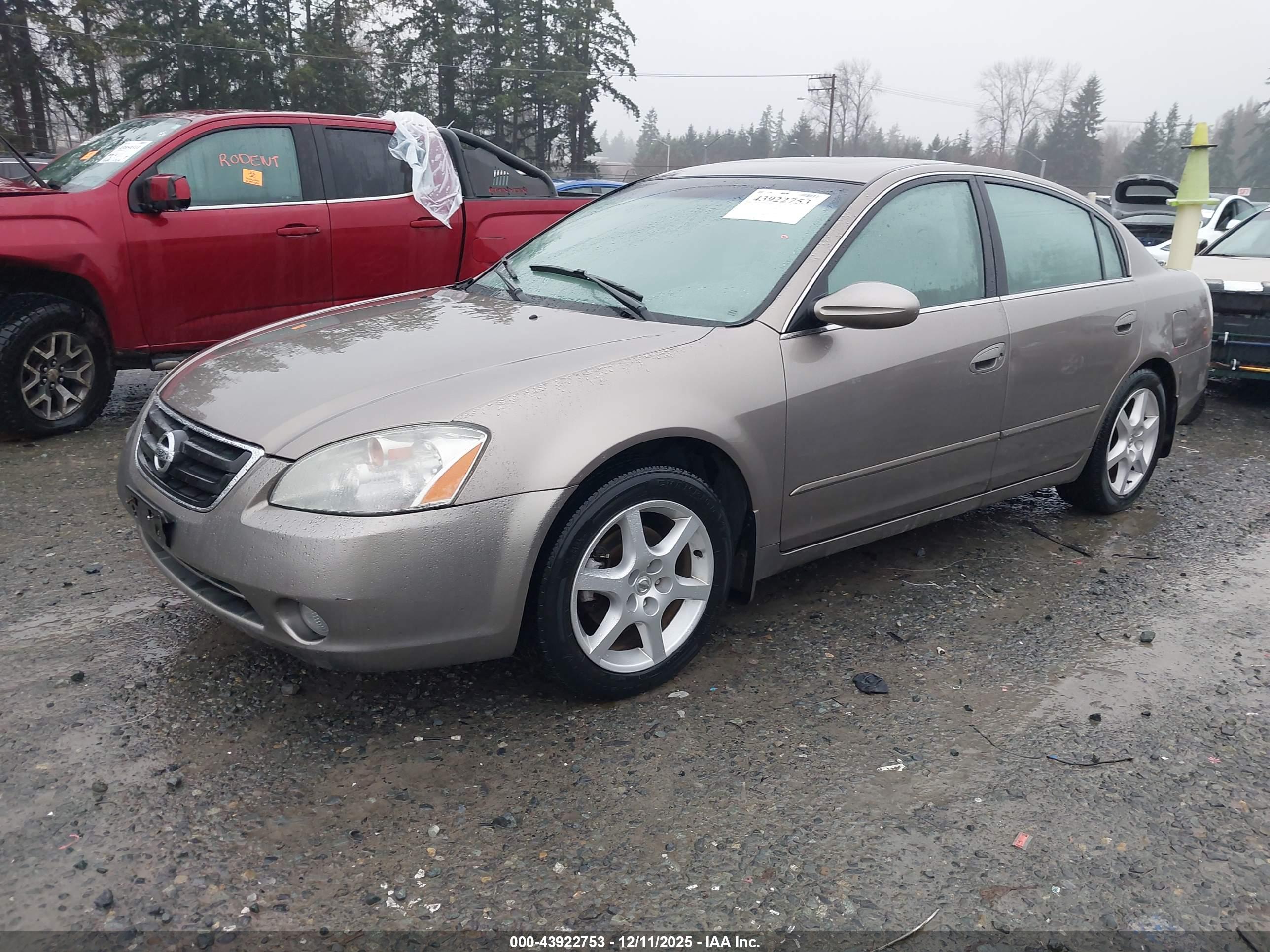 NISSAN ALTIMA image 2