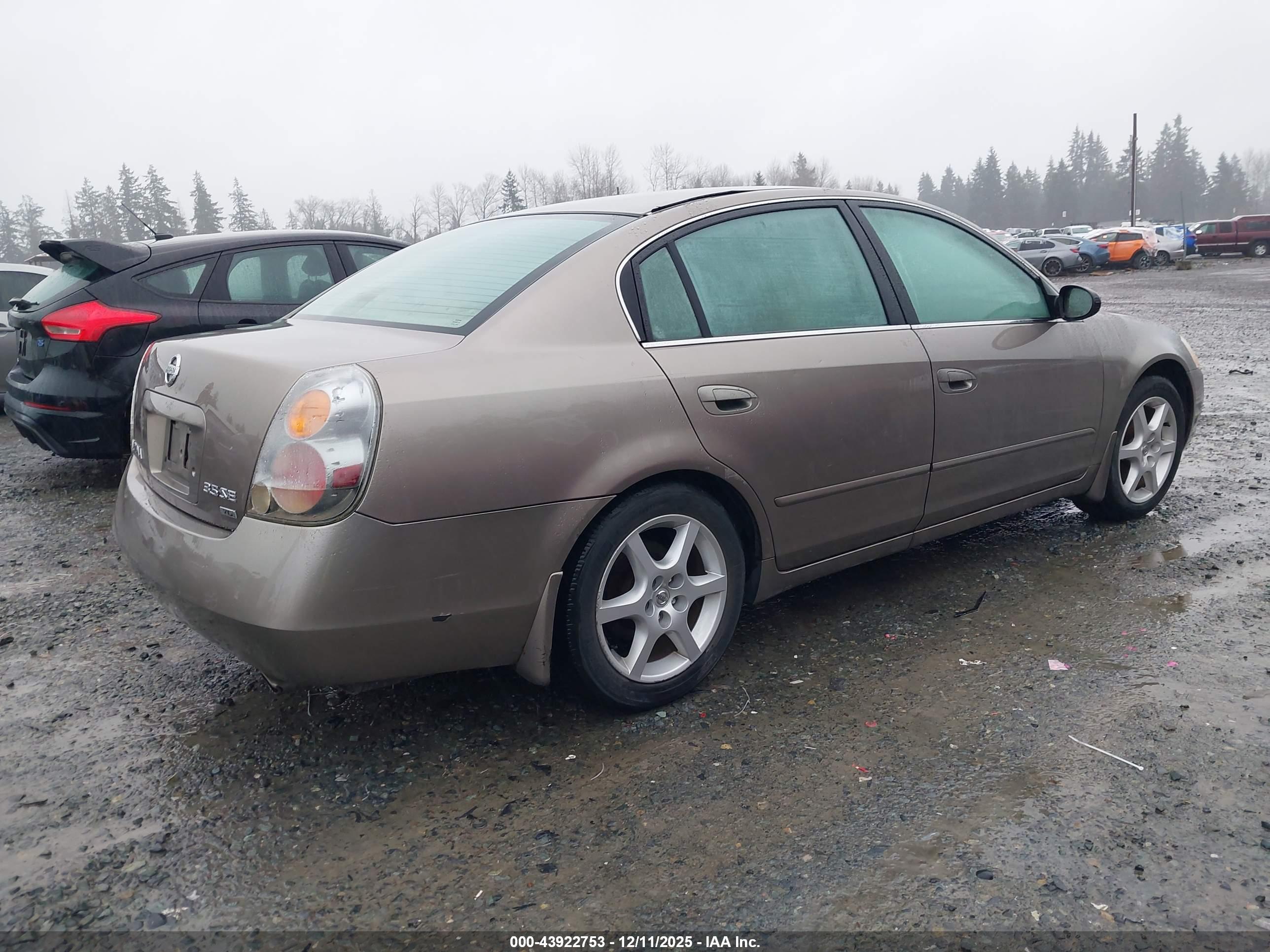 NISSAN ALTIMA image 4