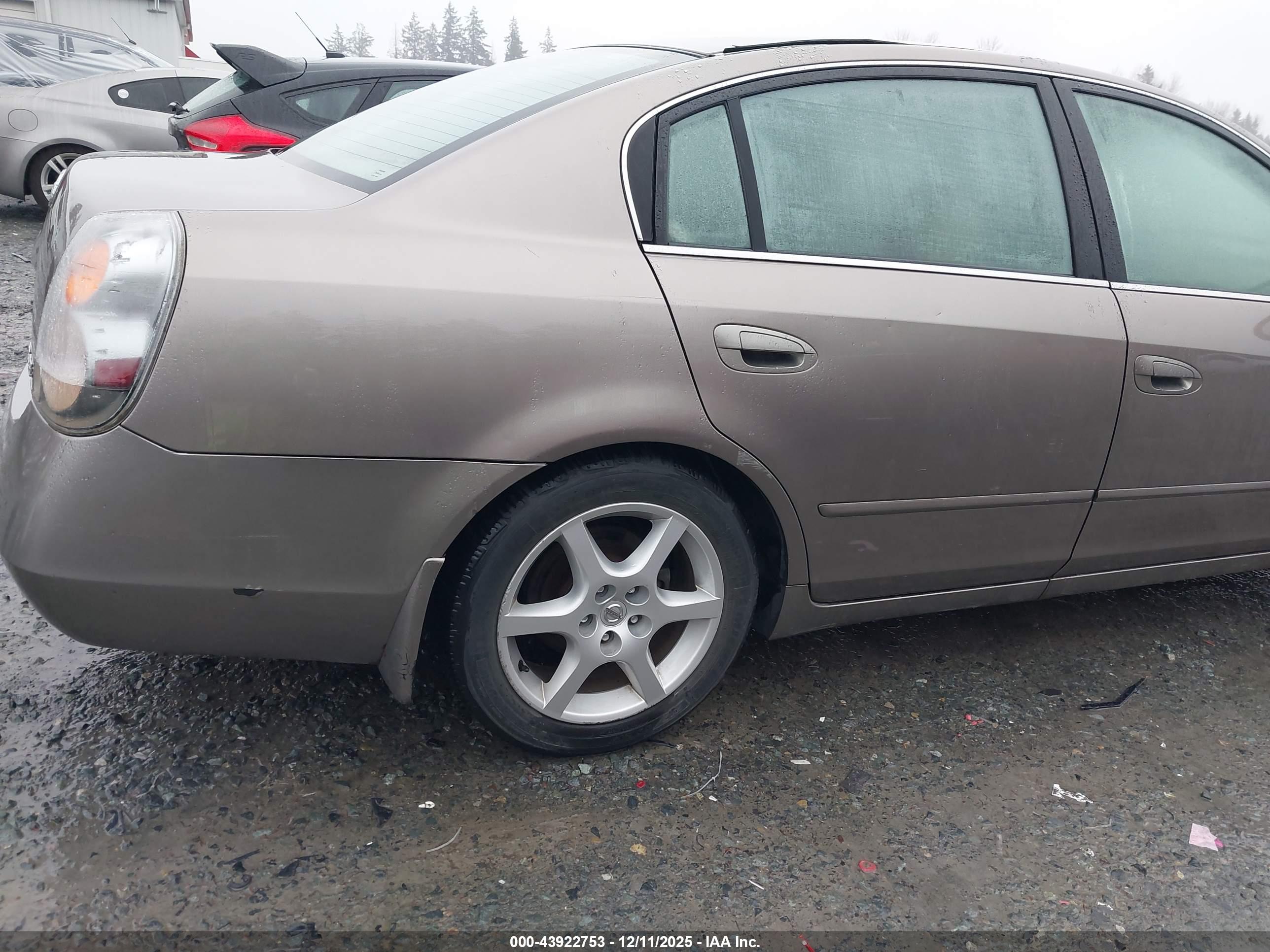 NISSAN ALTIMA image 6