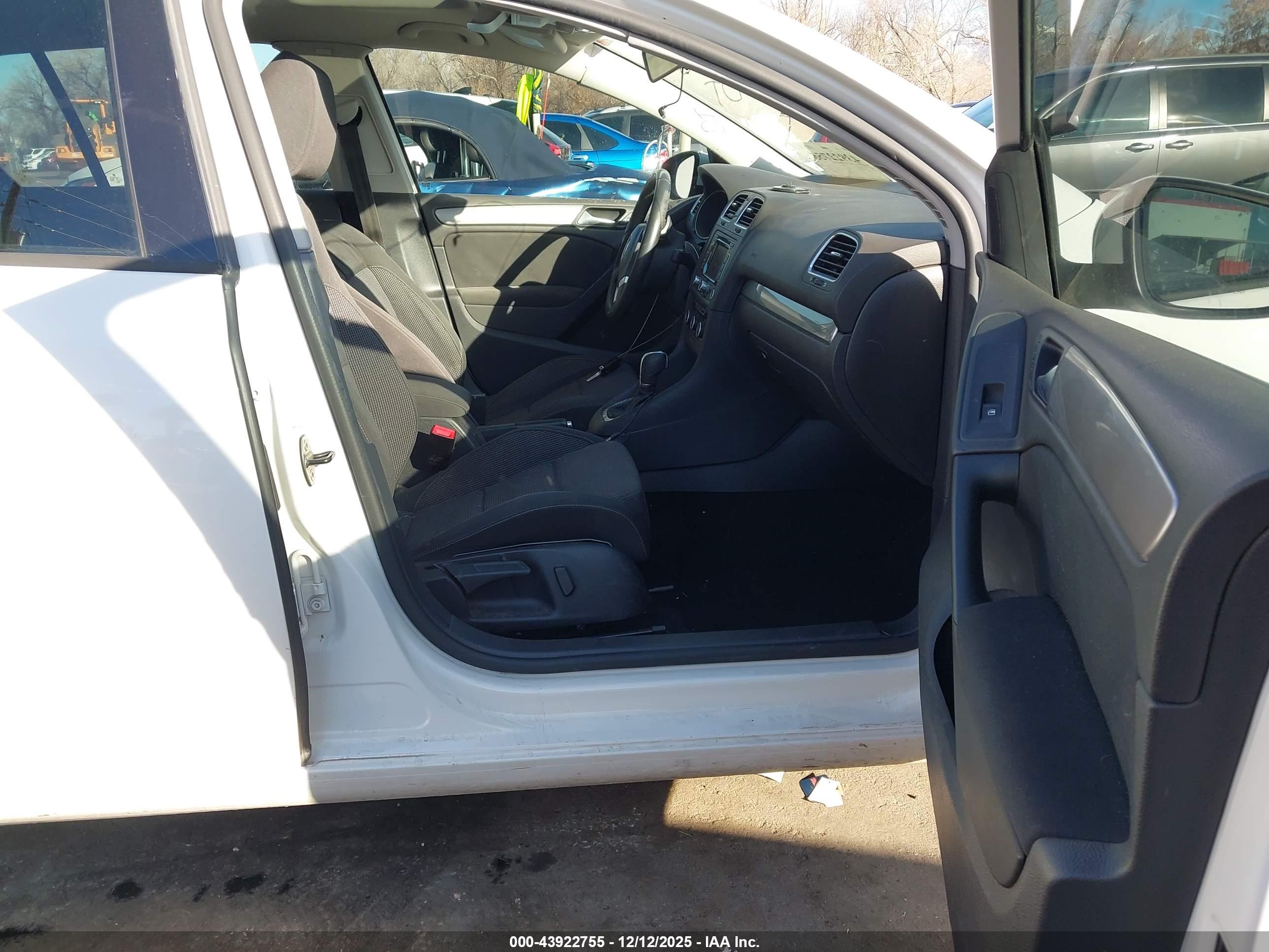 VOLKSWAGEN GOLF image 5