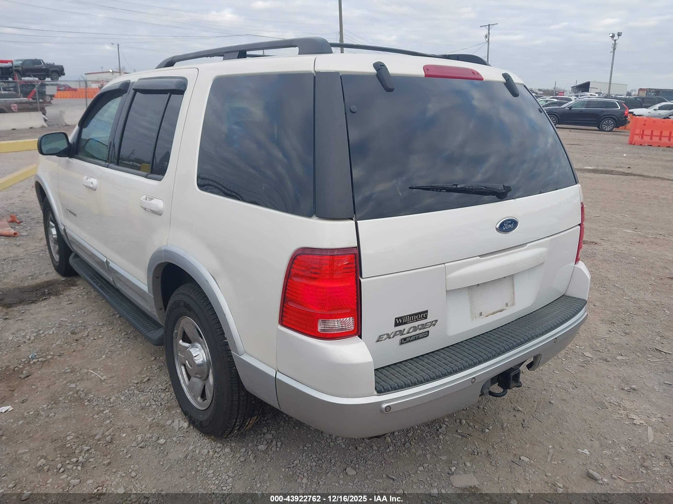 FORD EXPLORER image 3