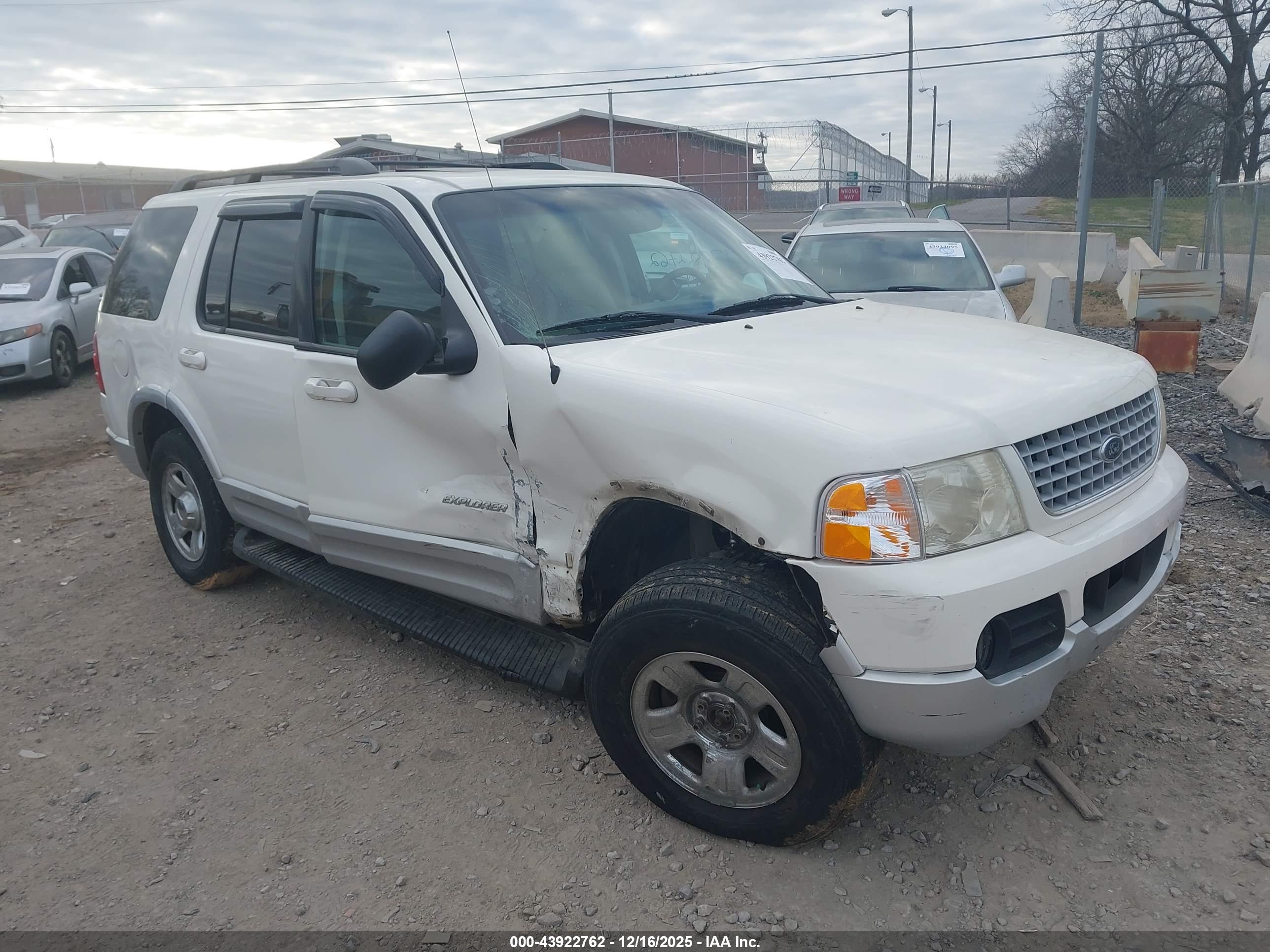 FORD EXPLORER image 6