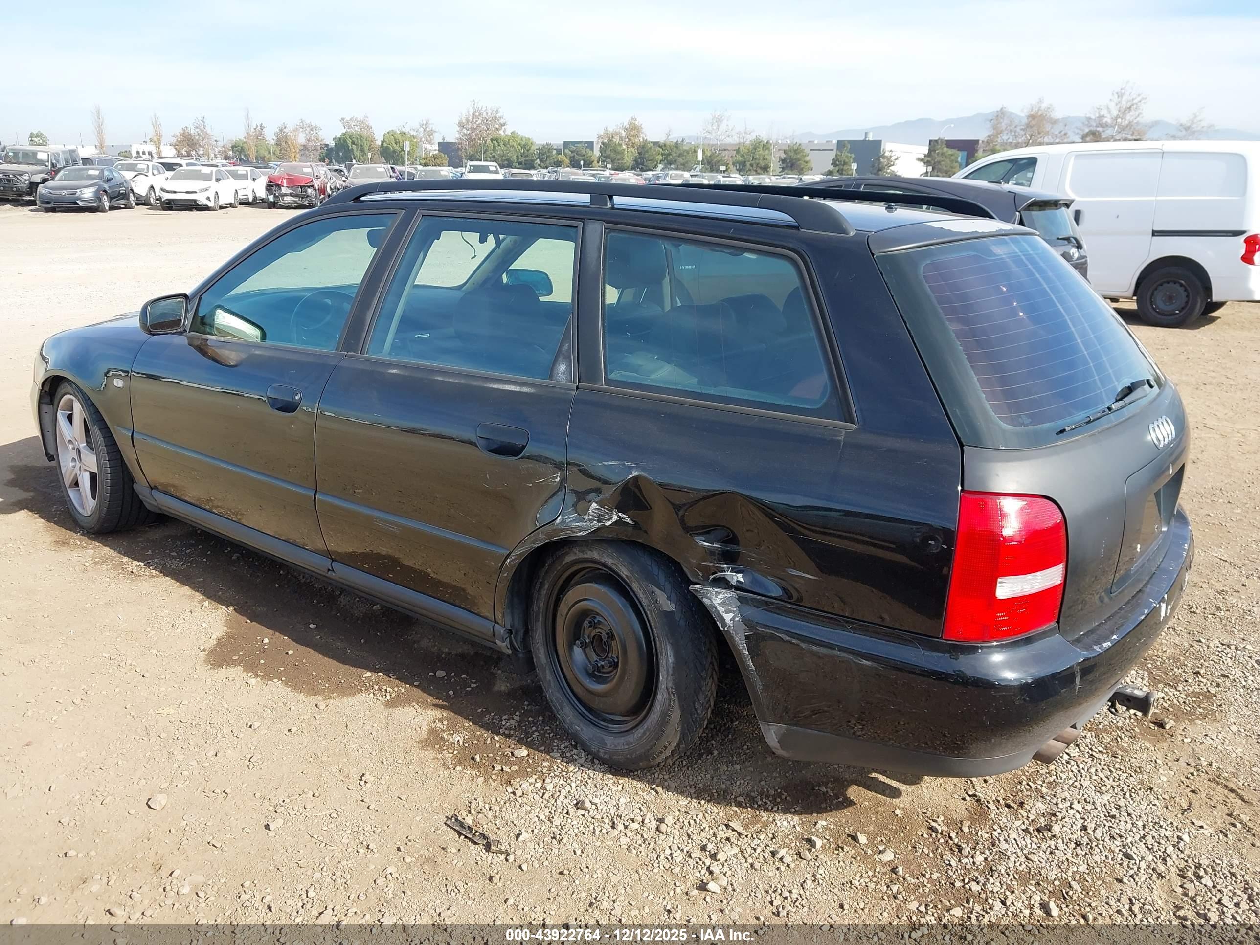 AUDI A4 image 3