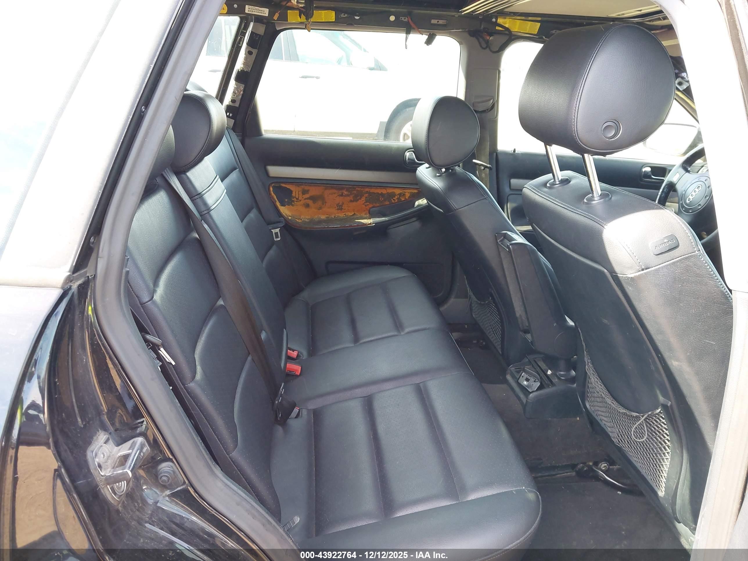 AUDI A4 image 8