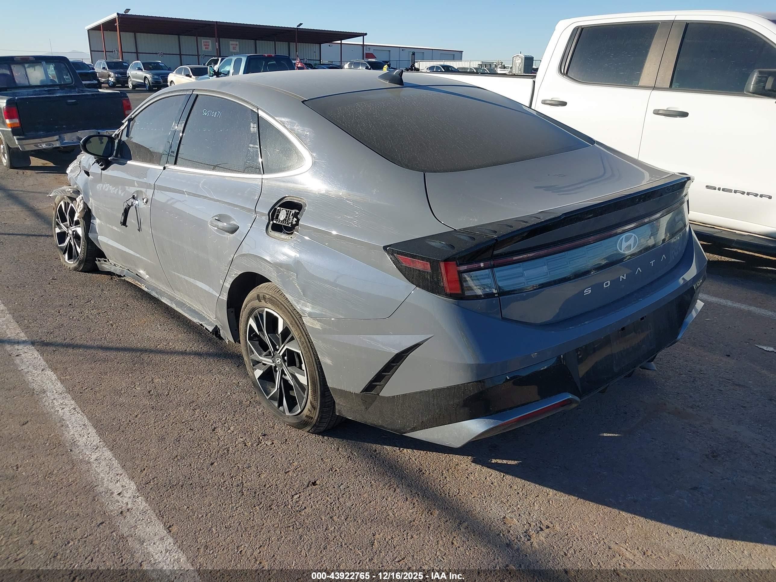 HYUNDAI SONATA image 3